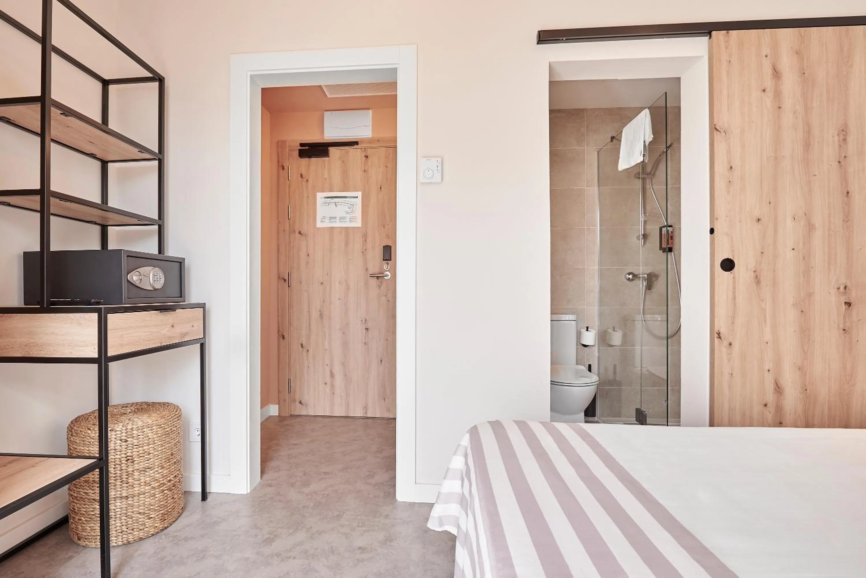 Photo of the whole room, Bed in tent Lloret de Mar