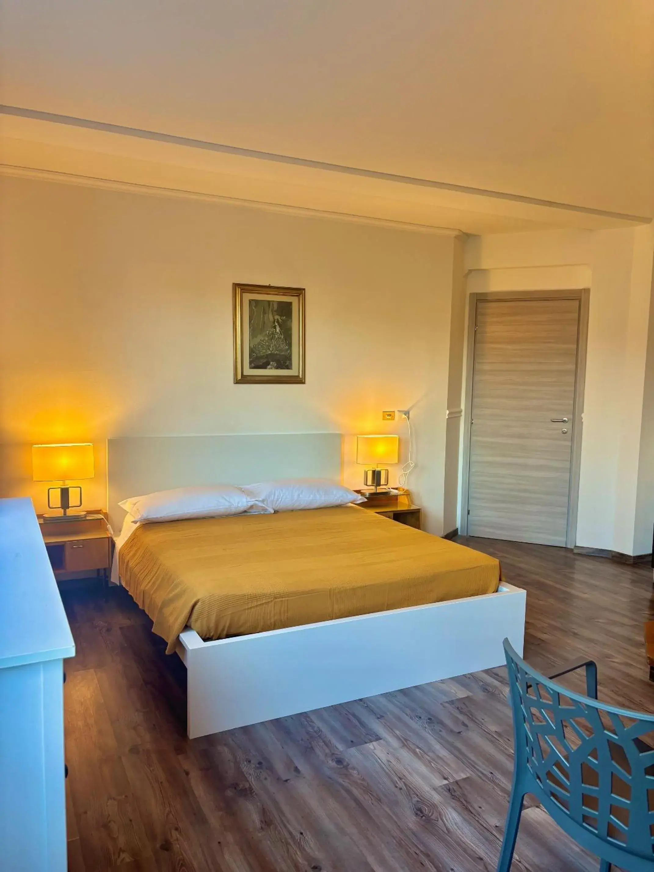 Apartment With Shared Bathroom in Victoria Royal Garden Apartment With Shared Bathroom in Victoria Royal Garden