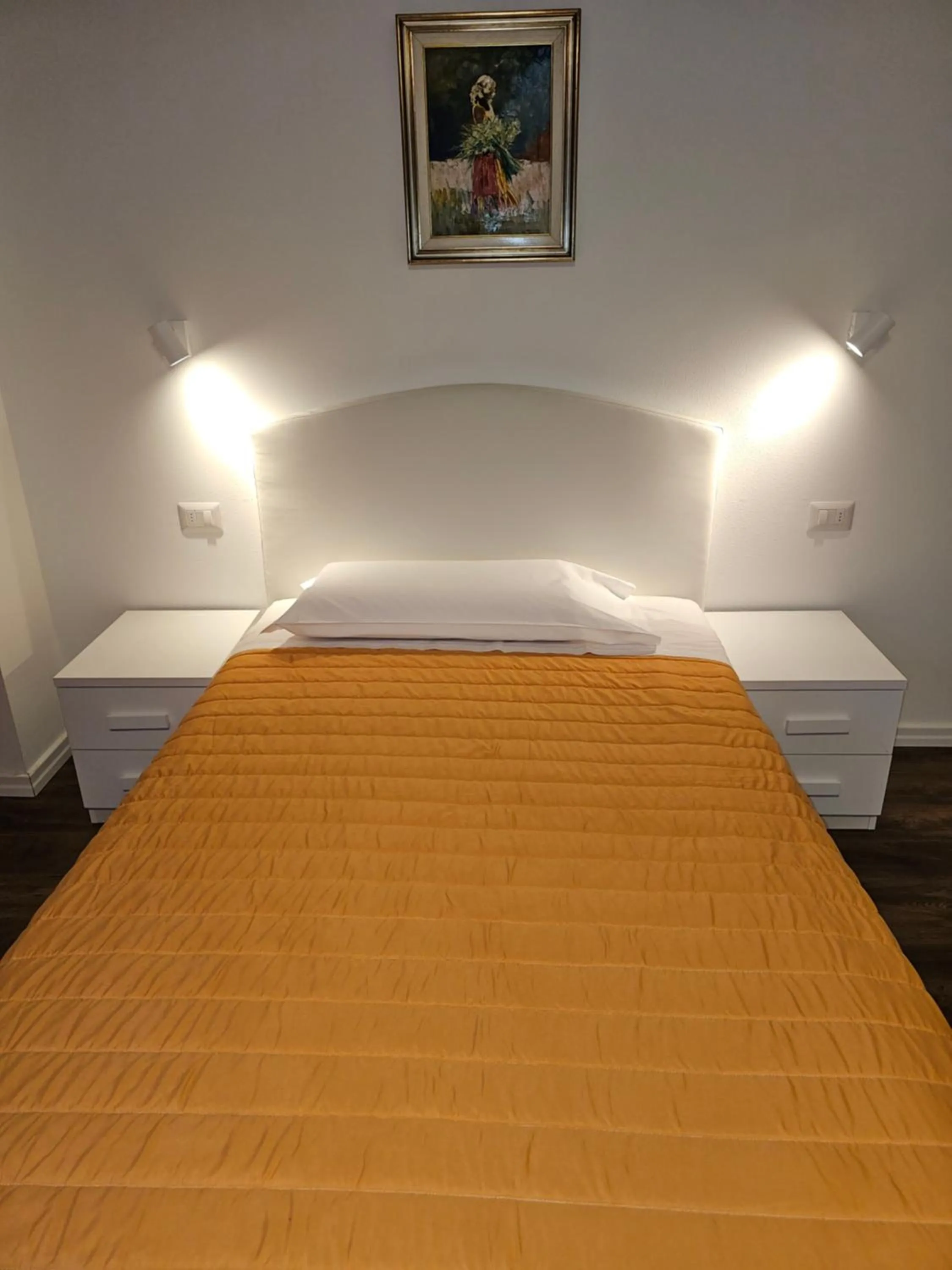 Bed in Victoria Royal Garden