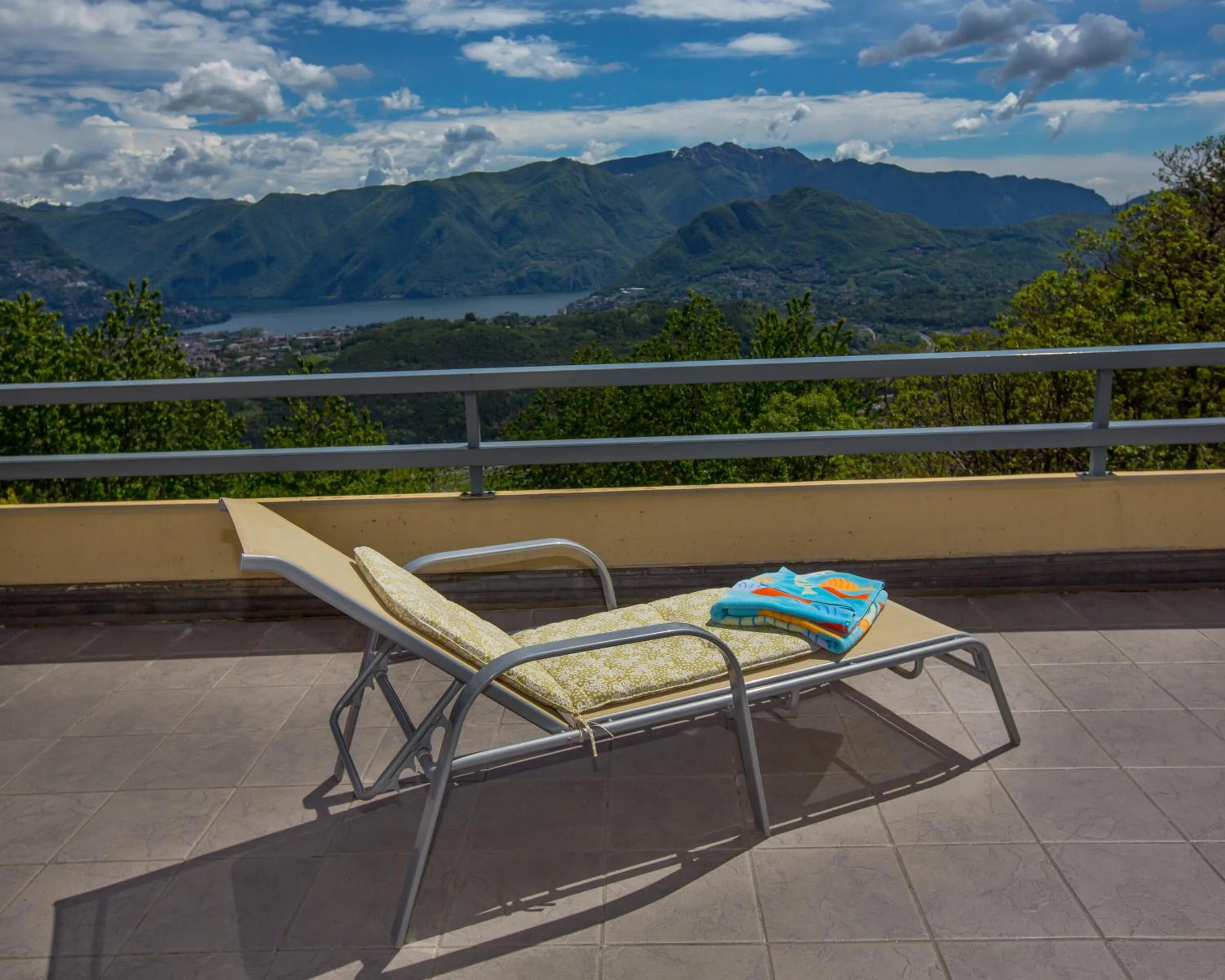 Lake view in Al Ponte