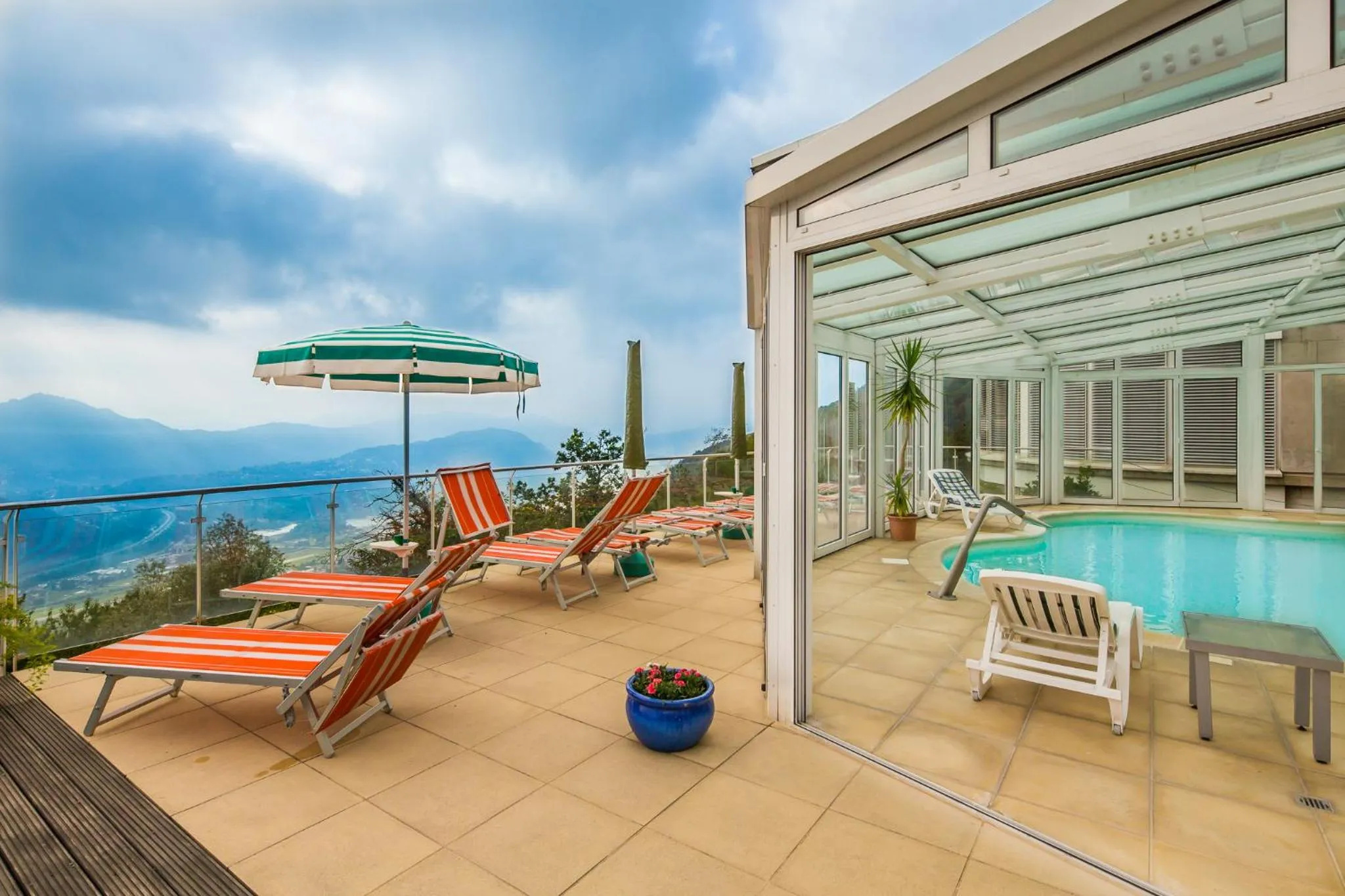 Swimming pool in Al Ponte