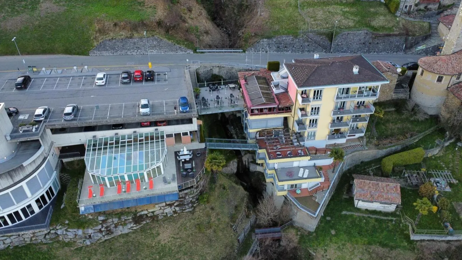 Property building in Al Ponte