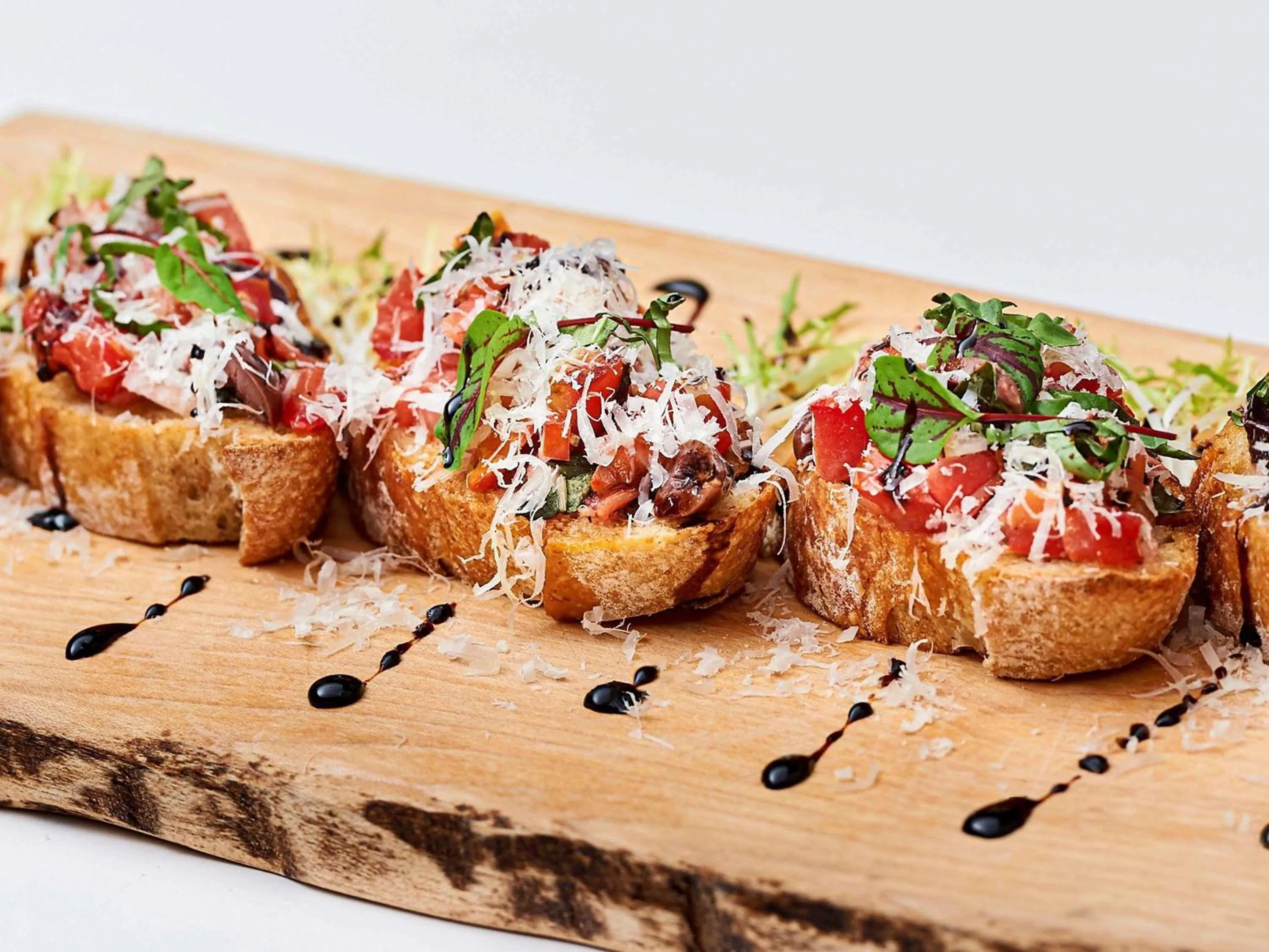 Lounge or bar in Novotel Toronto Vaughan Centre