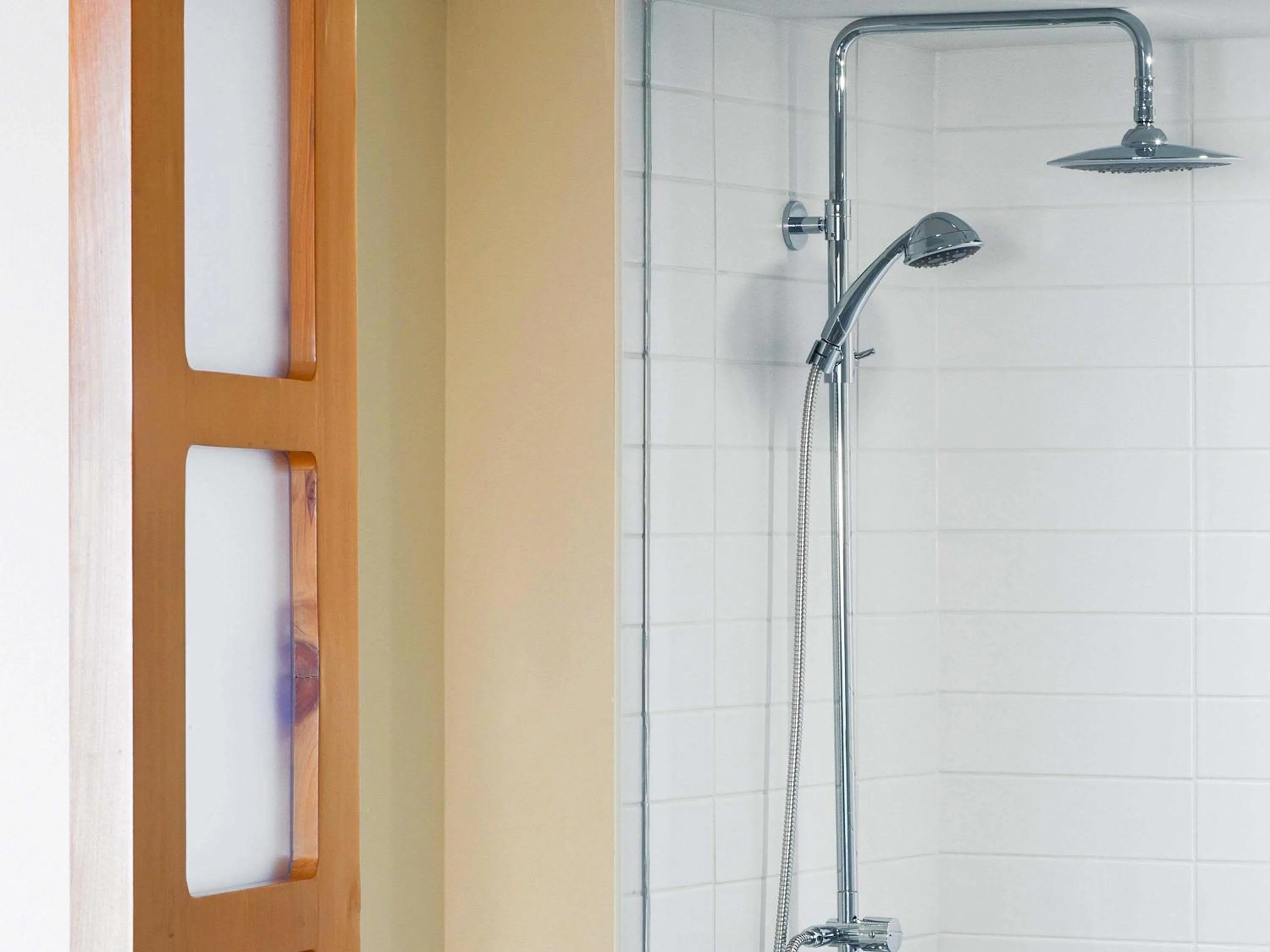 Bedroom in Novotel Toronto Vaughan Centre