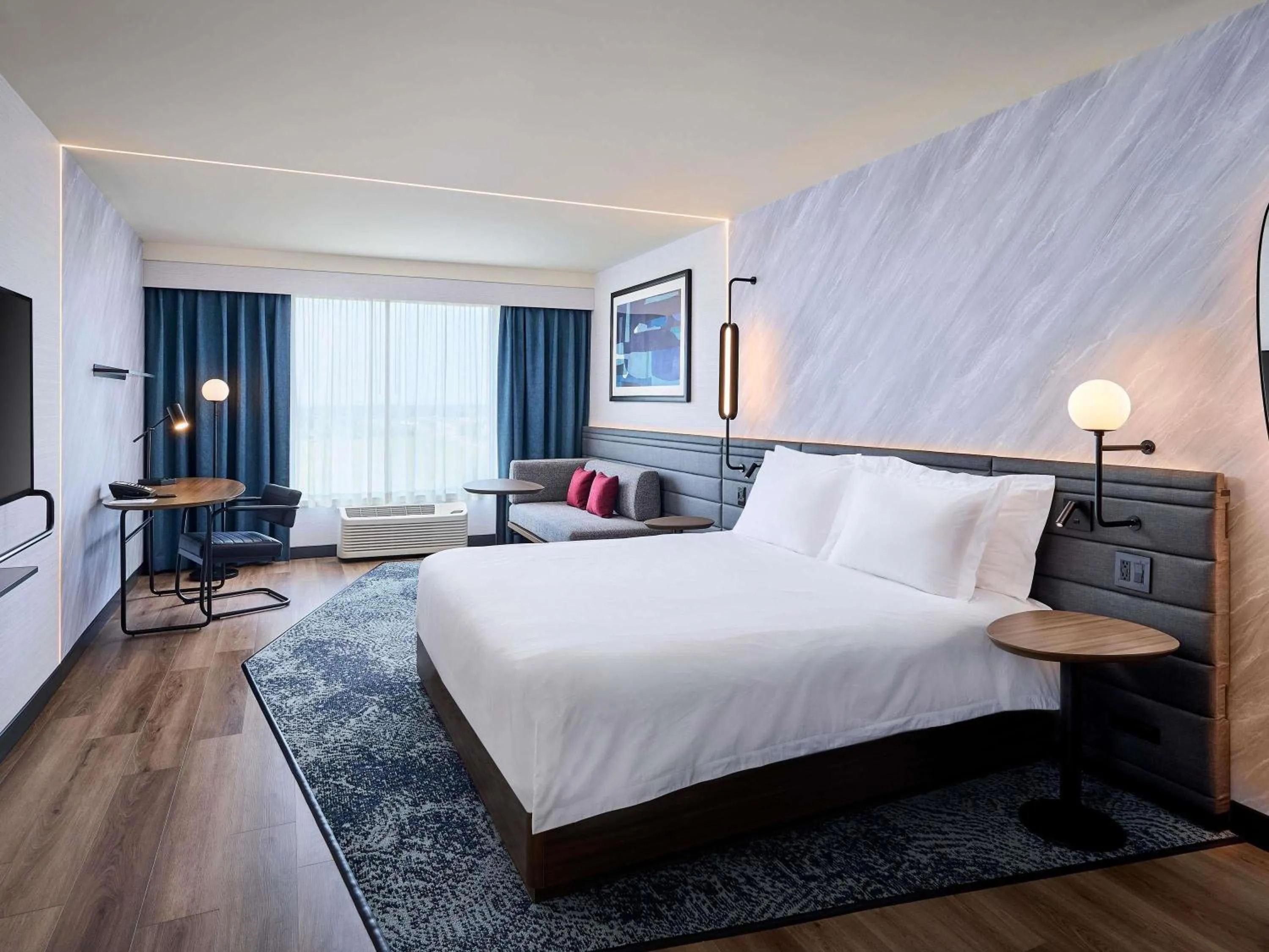 Bedroom, Bed in Novotel Toronto Vaughan Centre