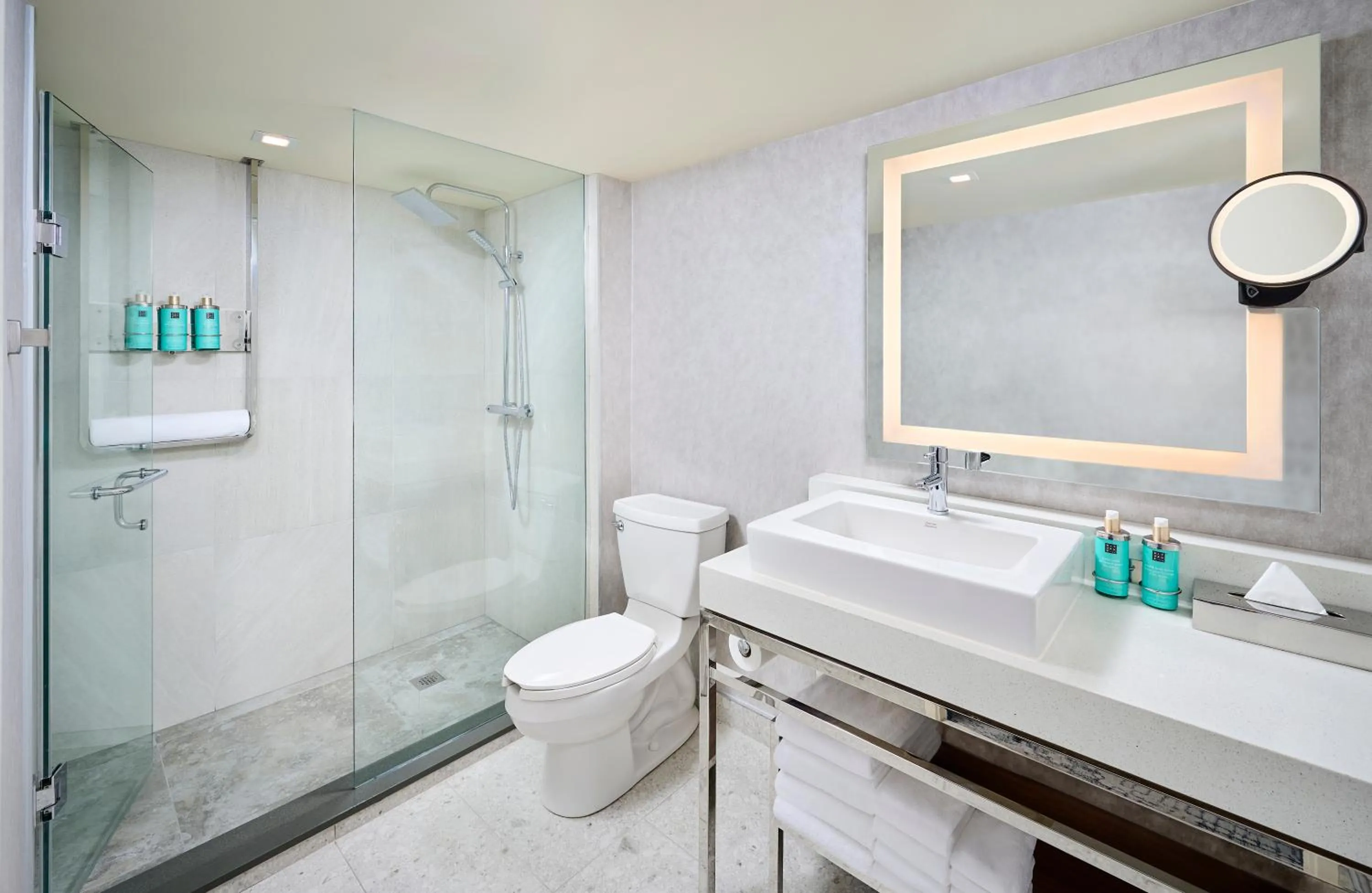 Shower in Novotel Toronto Vaughan Centre