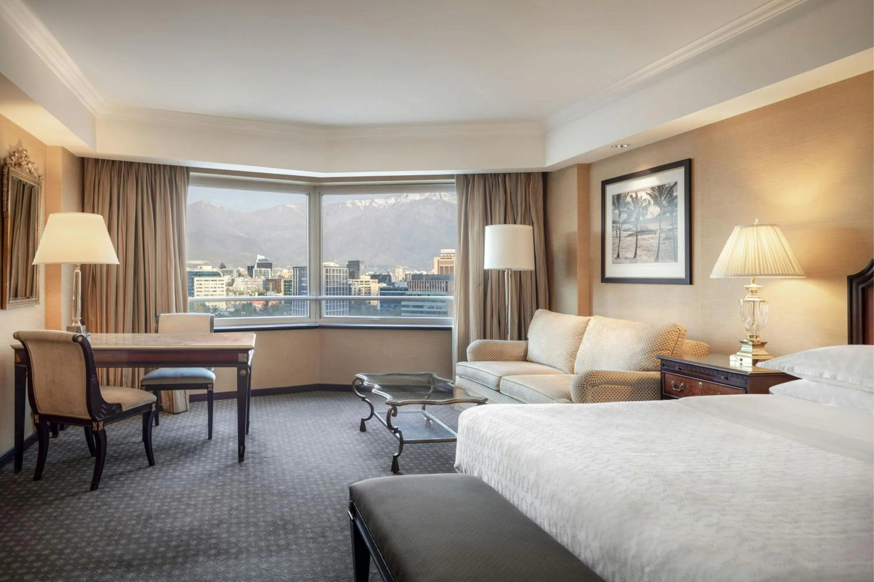 Photo of the whole room, Bed in Sheraton Santiago Hotel & Convention Center