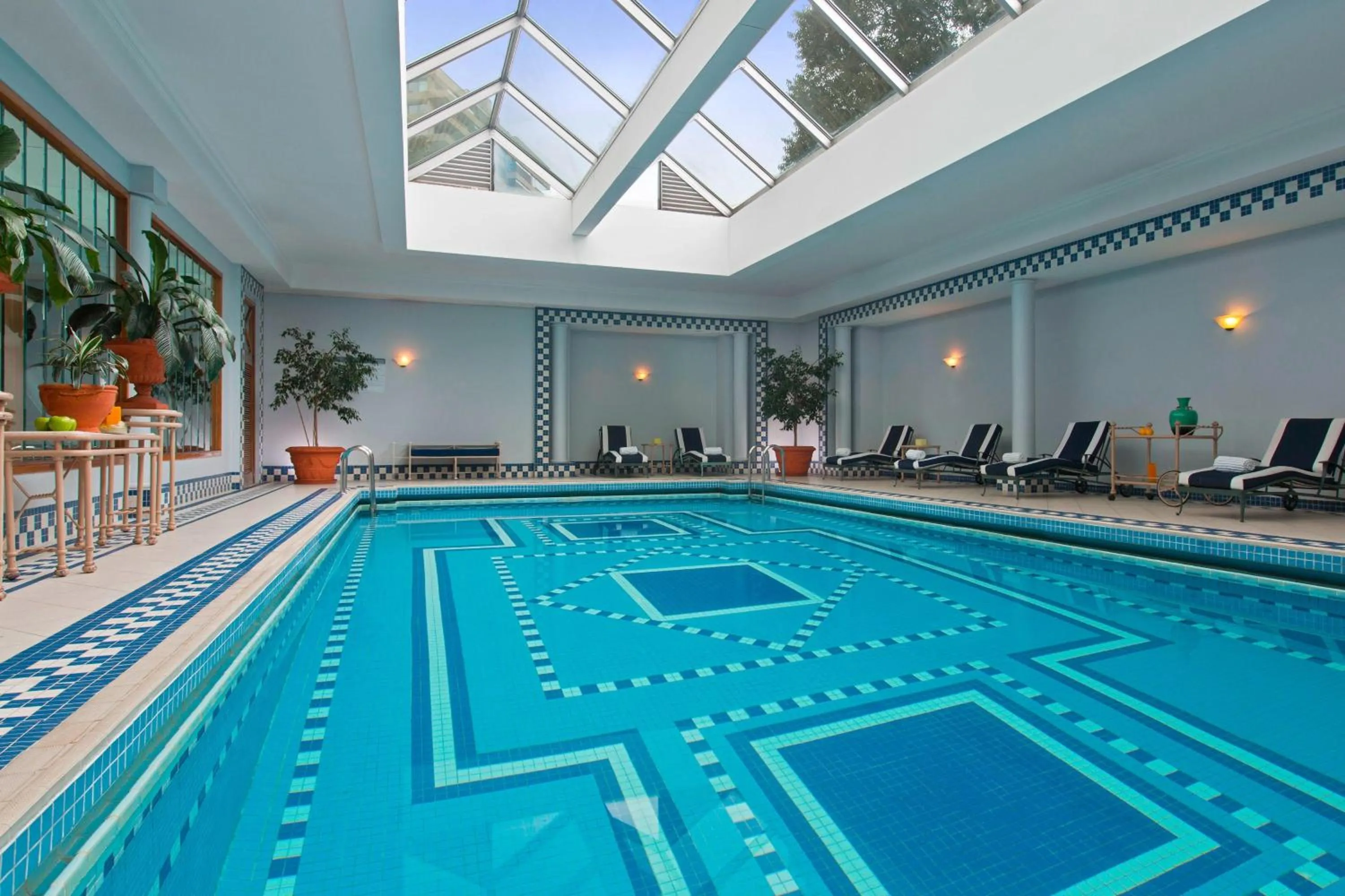 Swimming pool in Sheraton Santiago Hotel & Convention Center