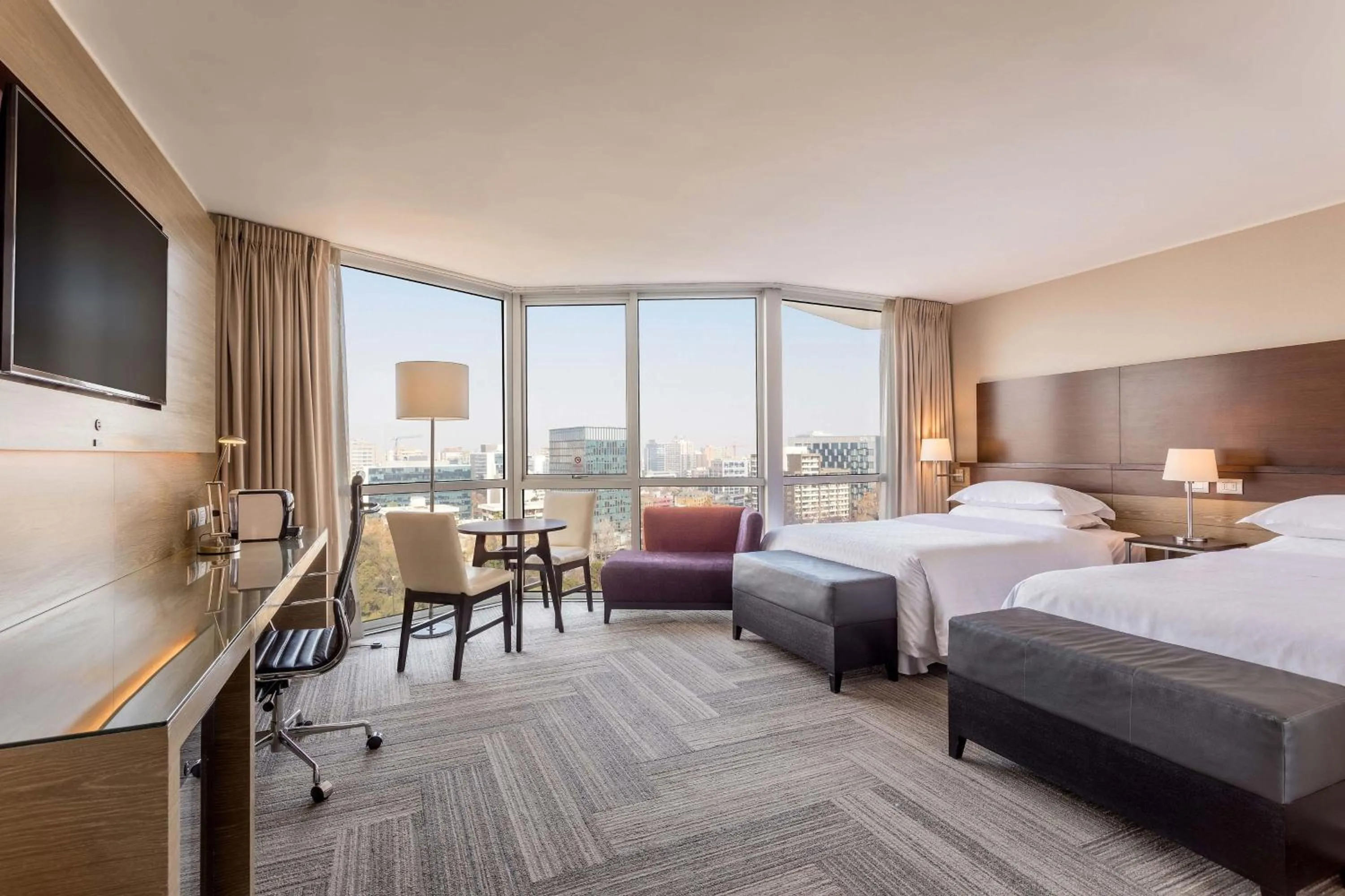 Photo of the whole room, Bed in Sheraton Santiago Hotel & Convention Center