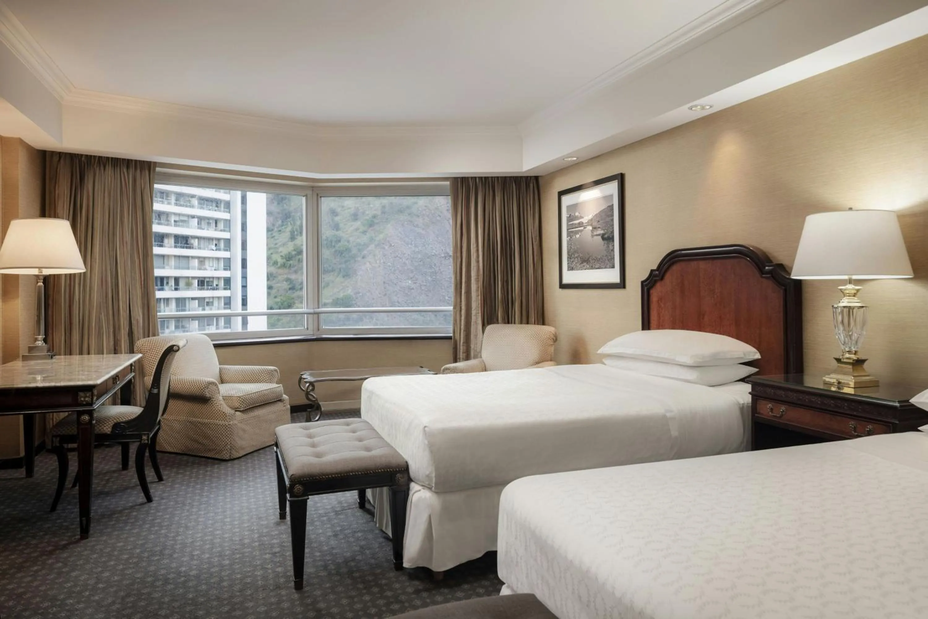 Photo of the whole room, Bed in Sheraton Santiago Hotel & Convention Center
