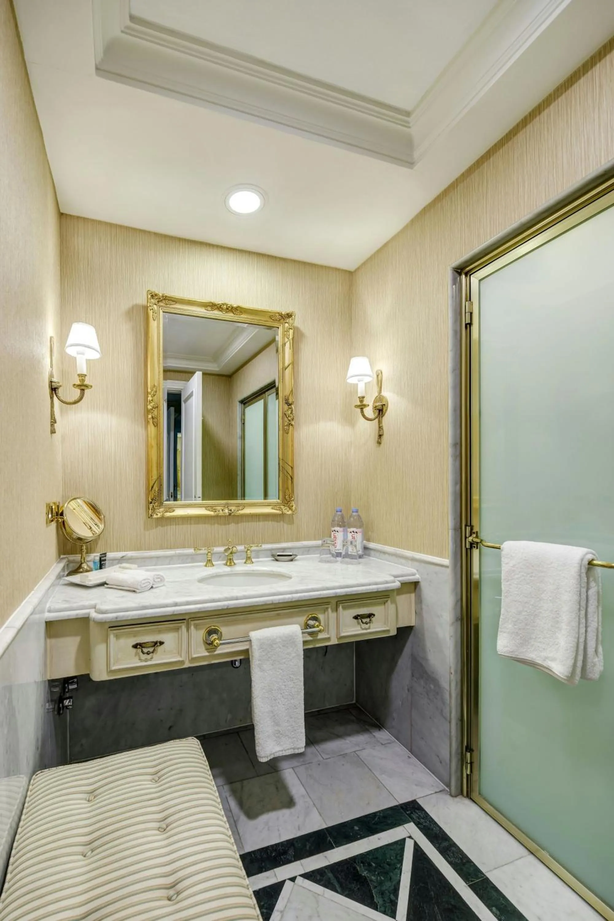 Photo of the whole room in Sheraton Santiago Hotel & Convention Center