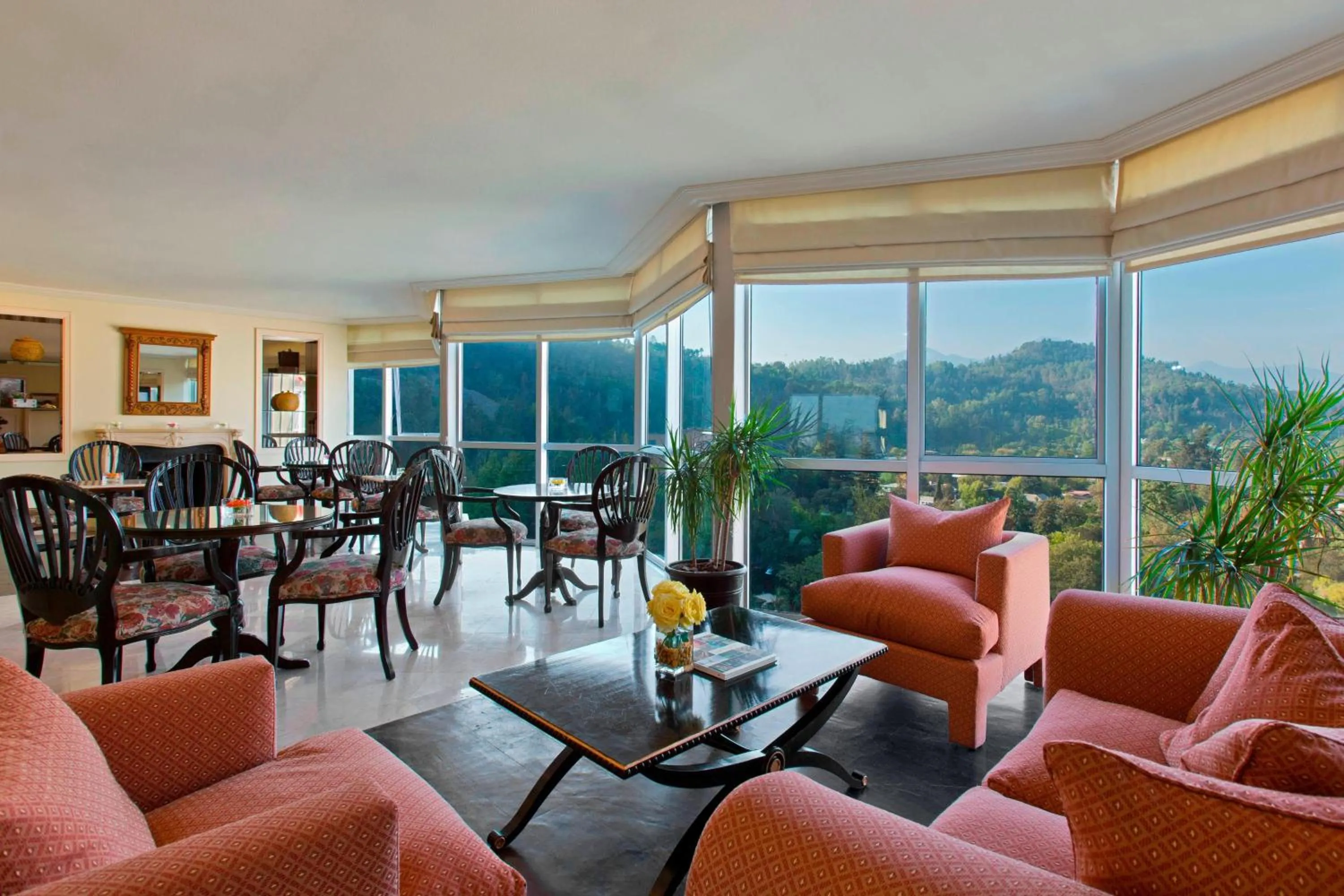 Lounge or bar in Sheraton Santiago Hotel & Convention Center