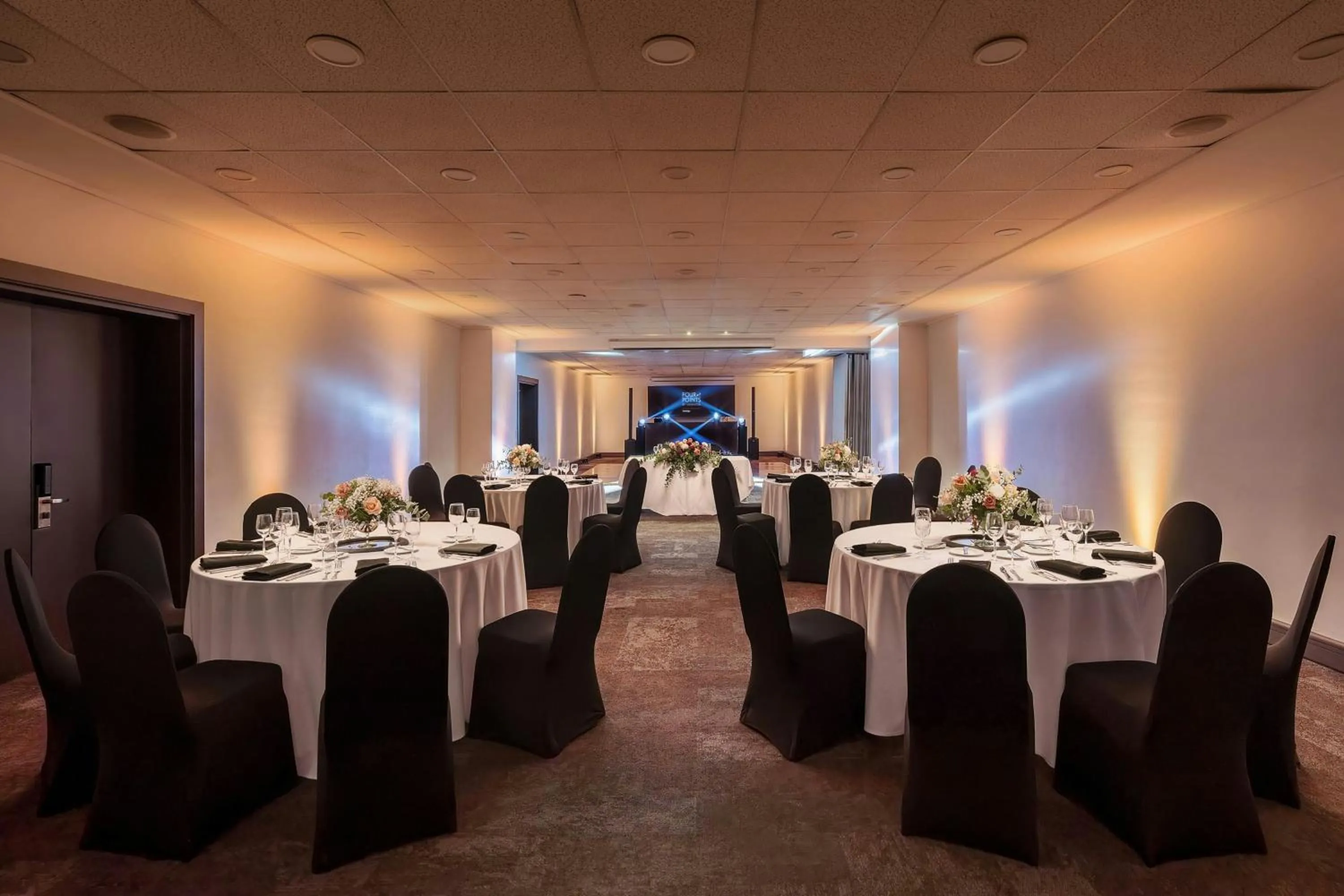 Meeting/conference room in Four Points by Sheraton Santiago