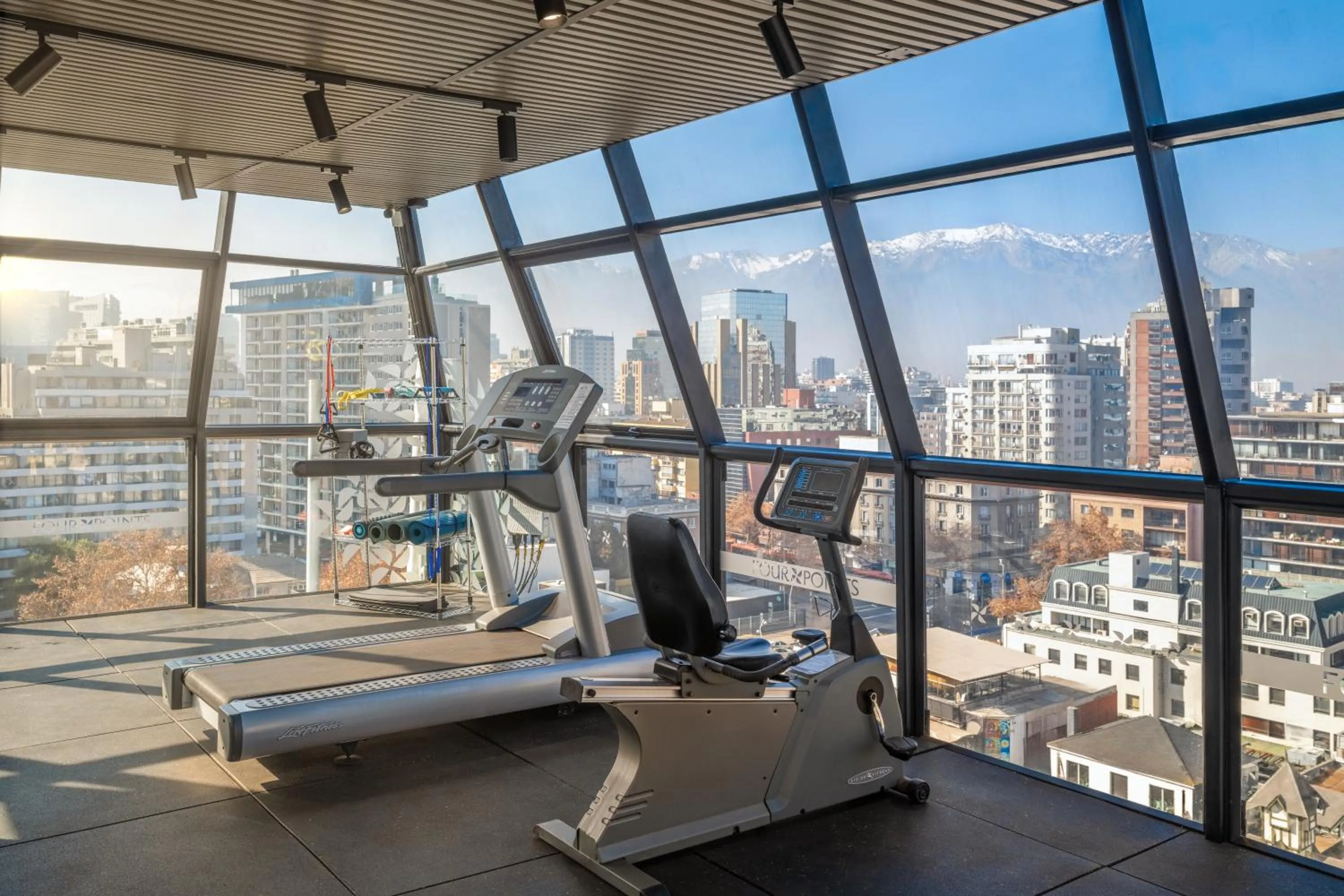 Fitness centre/facilities in Four Points by Sheraton Santiago