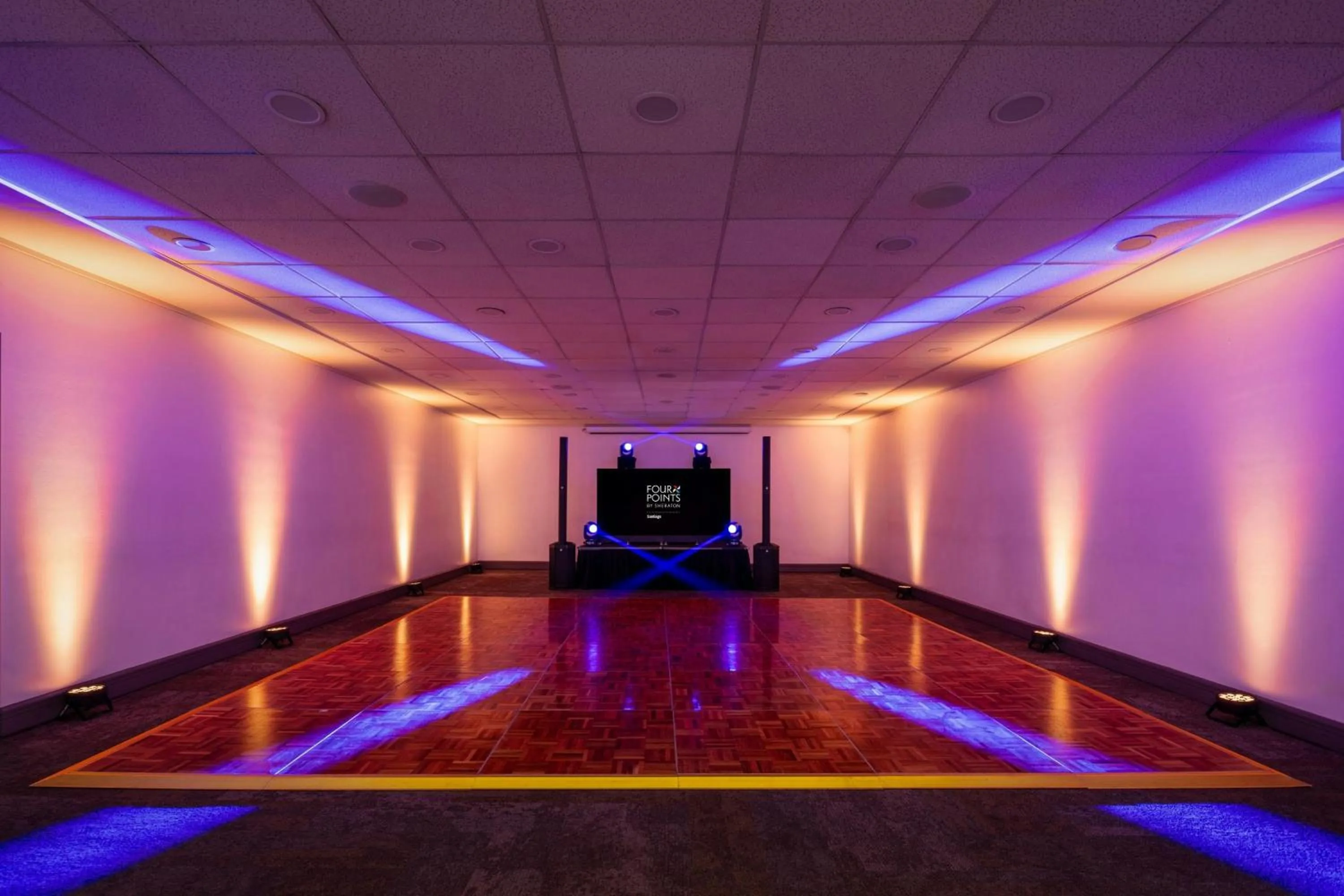 Meeting/conference room in Four Points by Sheraton Santiago