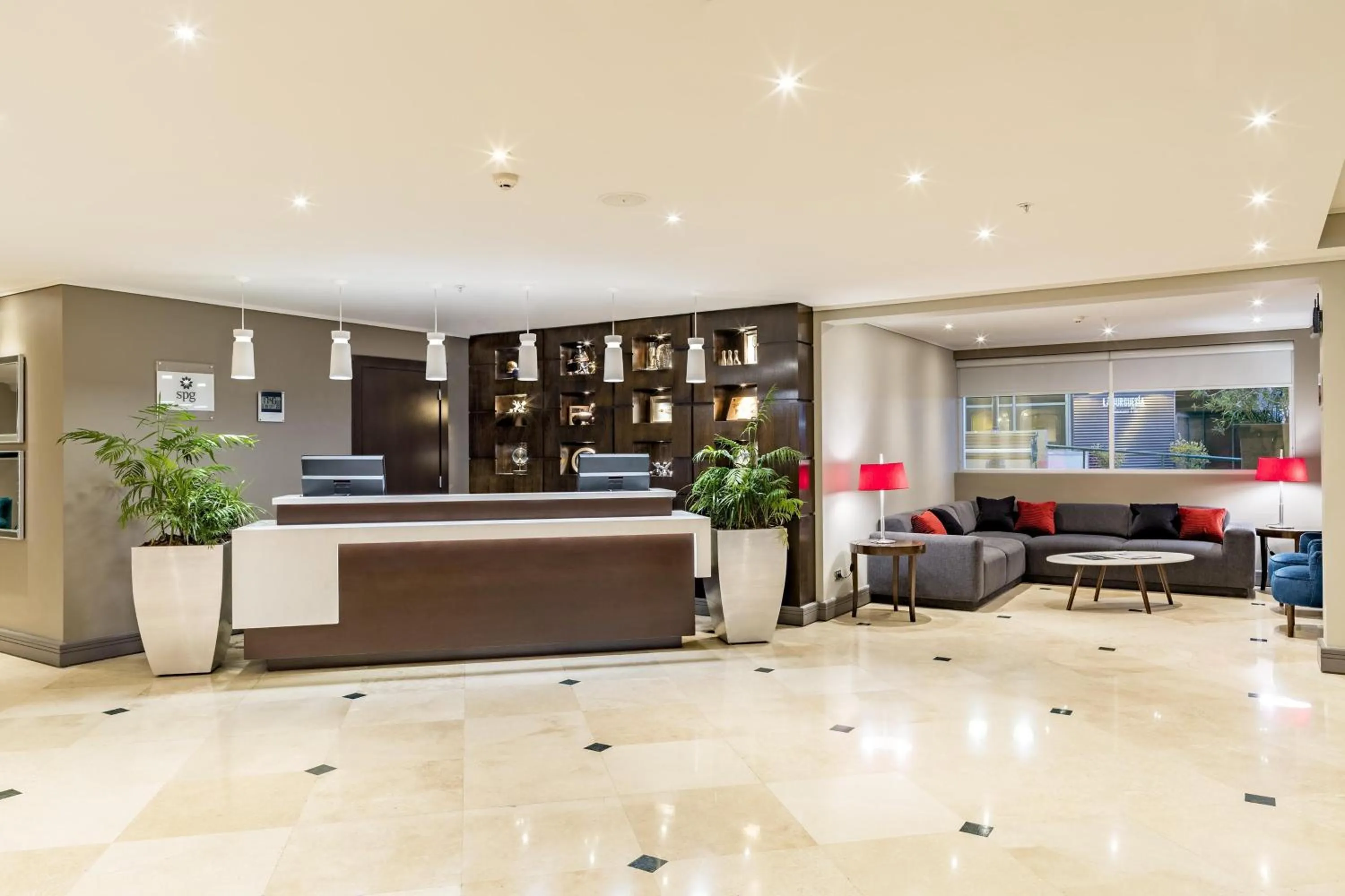 Lobby or reception in Four Points by Sheraton Santiago