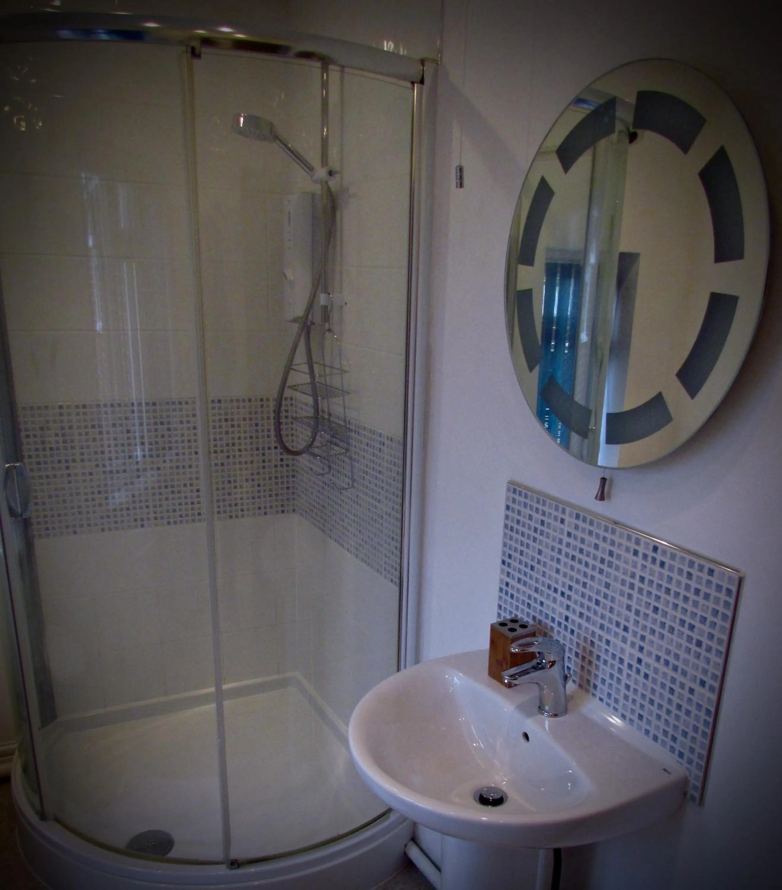 Bathroom in The Moorhead Bed & Breakfast