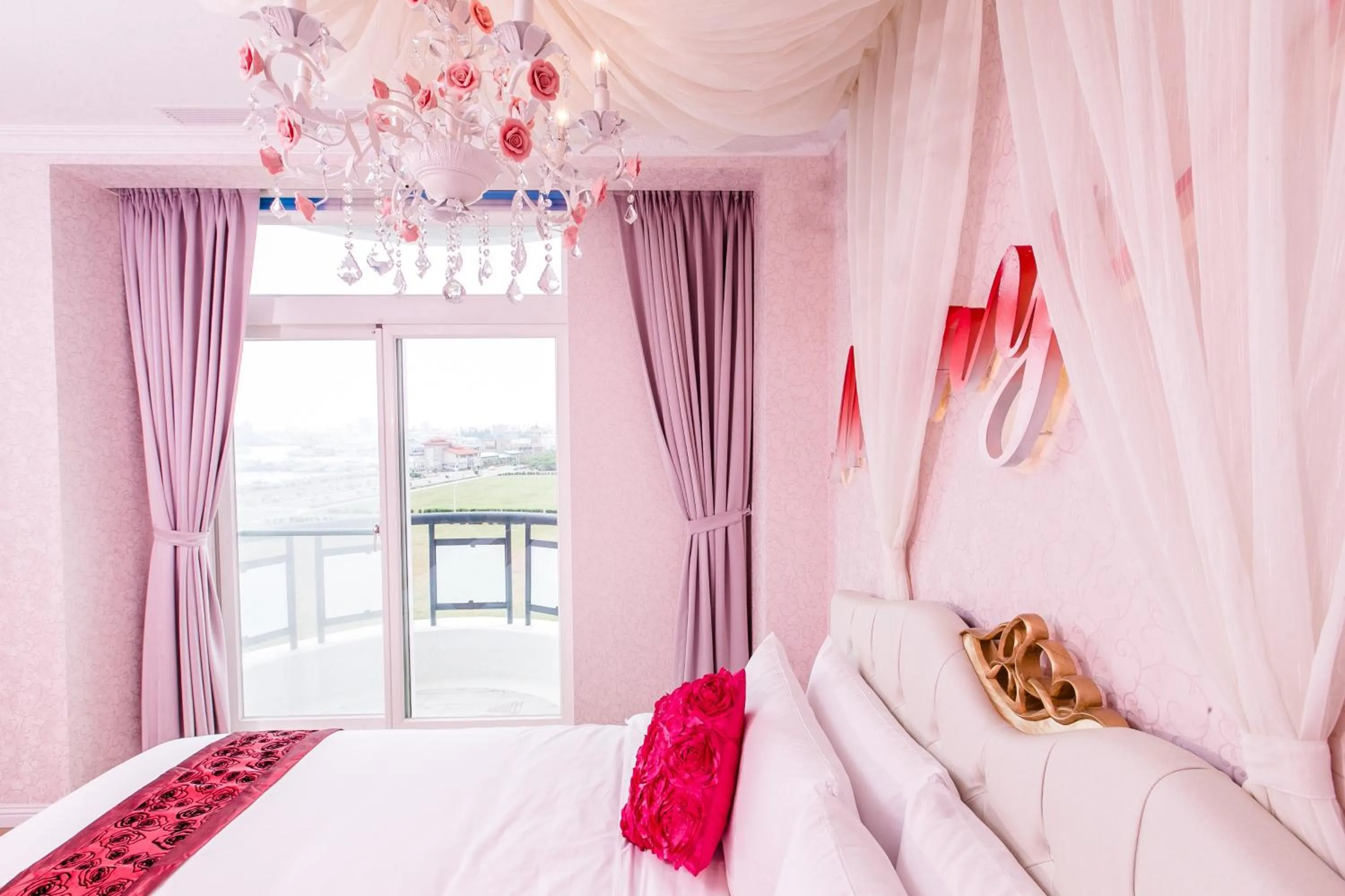 Bed in Jin Pin Hotel