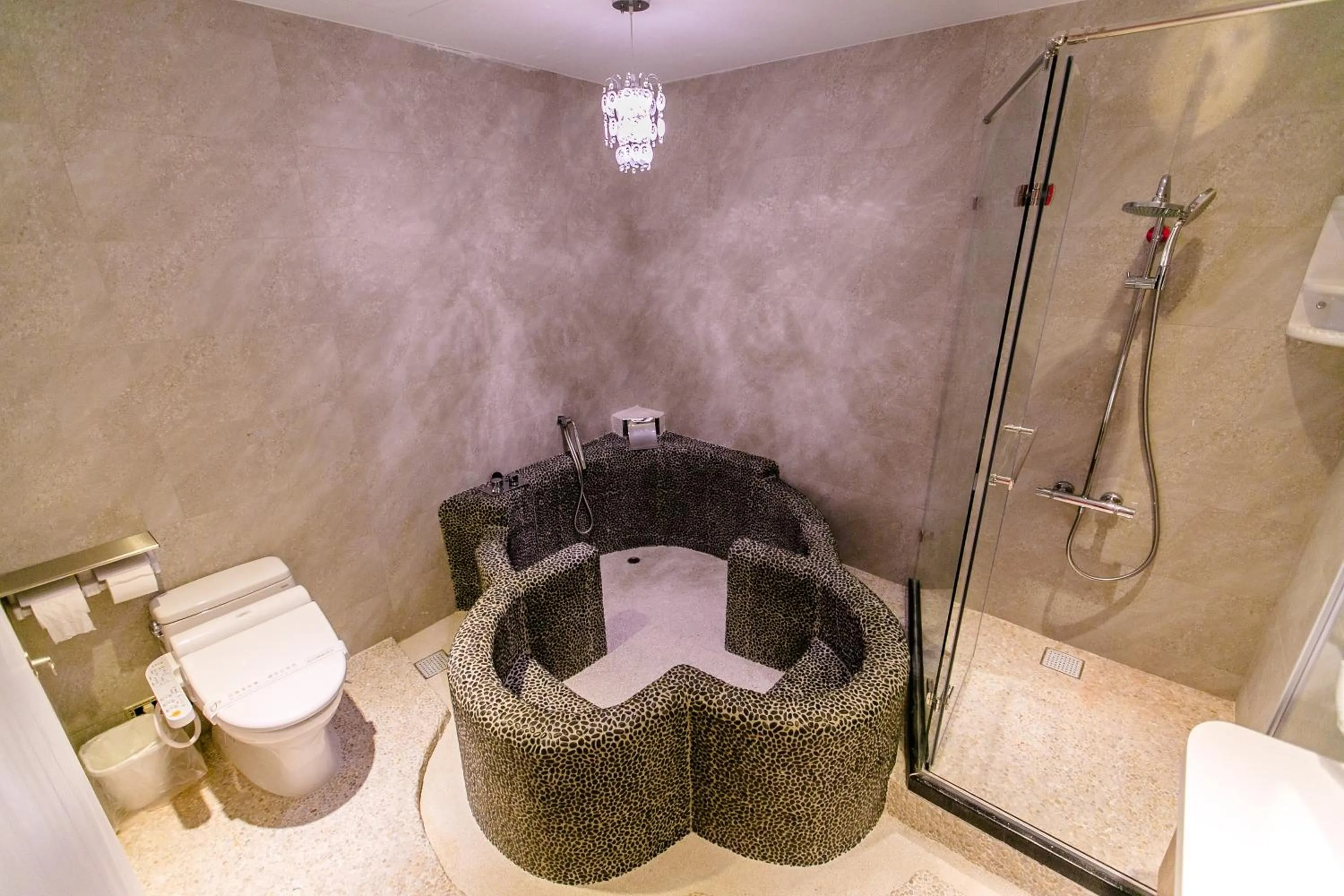 Shower in Jin Pin Hotel