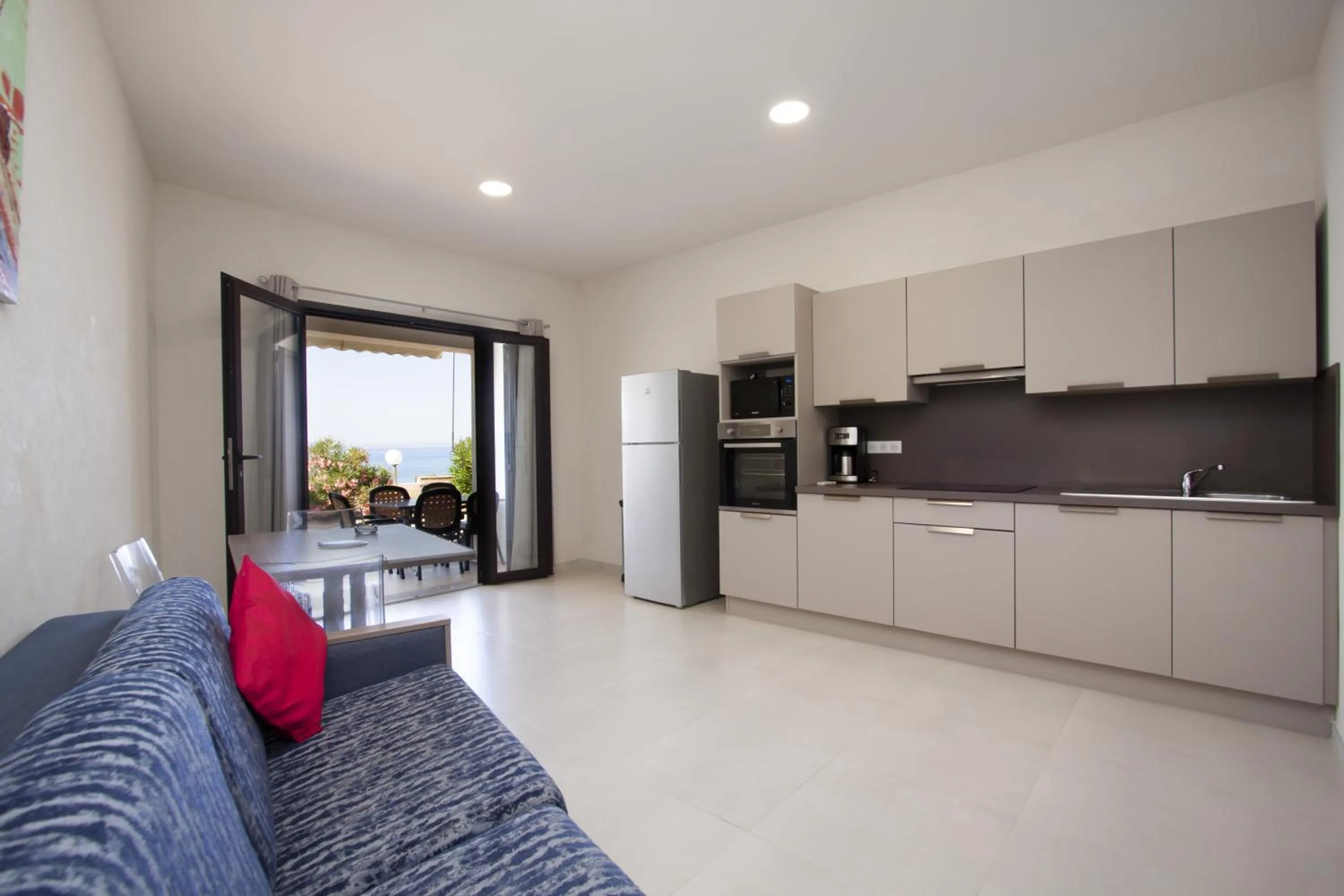 Balcony/Terrace in Hôtel et Résidence Ta Kladia - Omigna