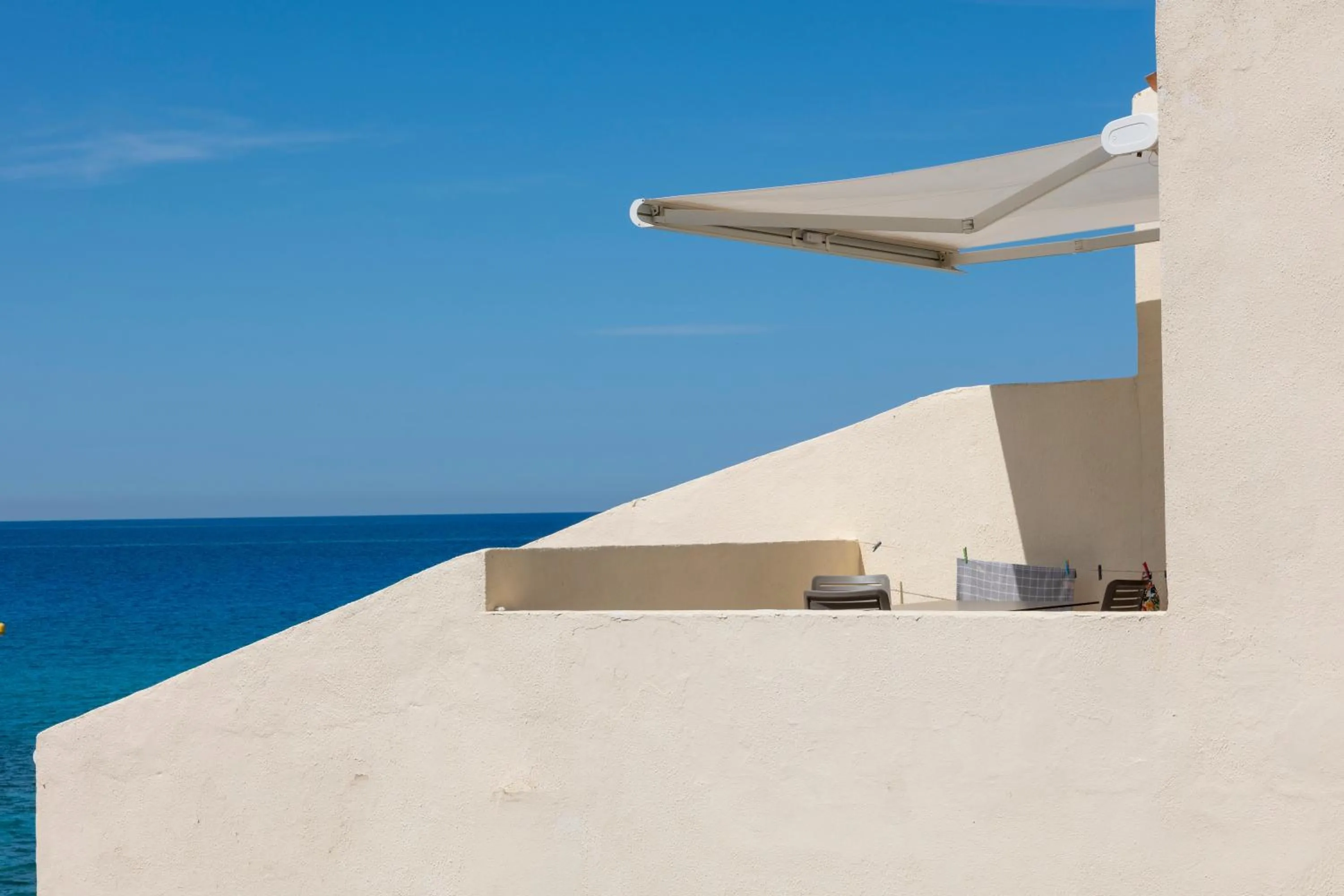 Property building in Hôtel et Résidence Ta Kladia - Omigna