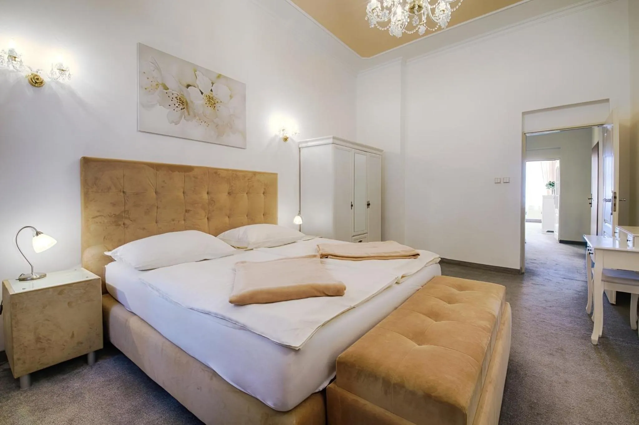 Photo of the whole room, Bed in LD Morava