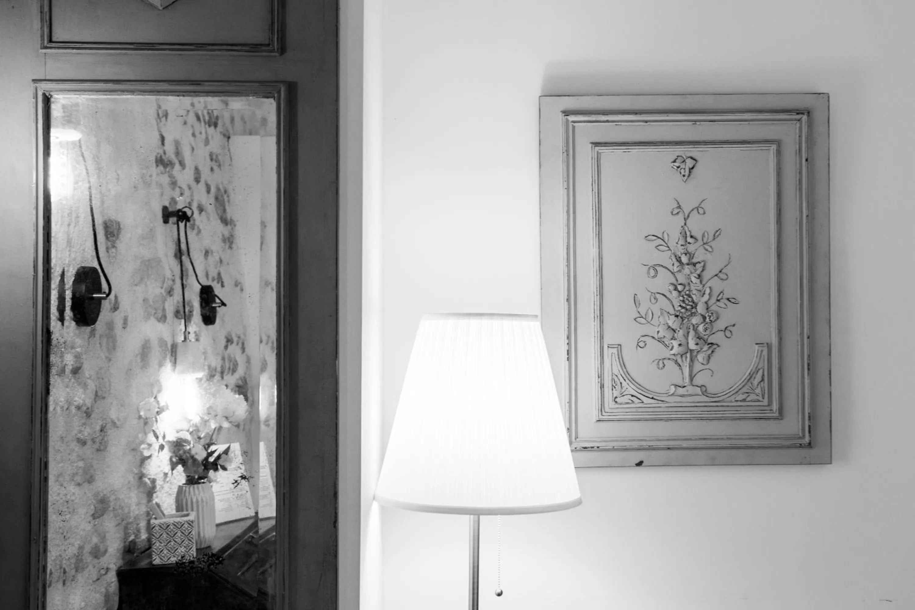 Decorative detail in Le Jardin de Mazan