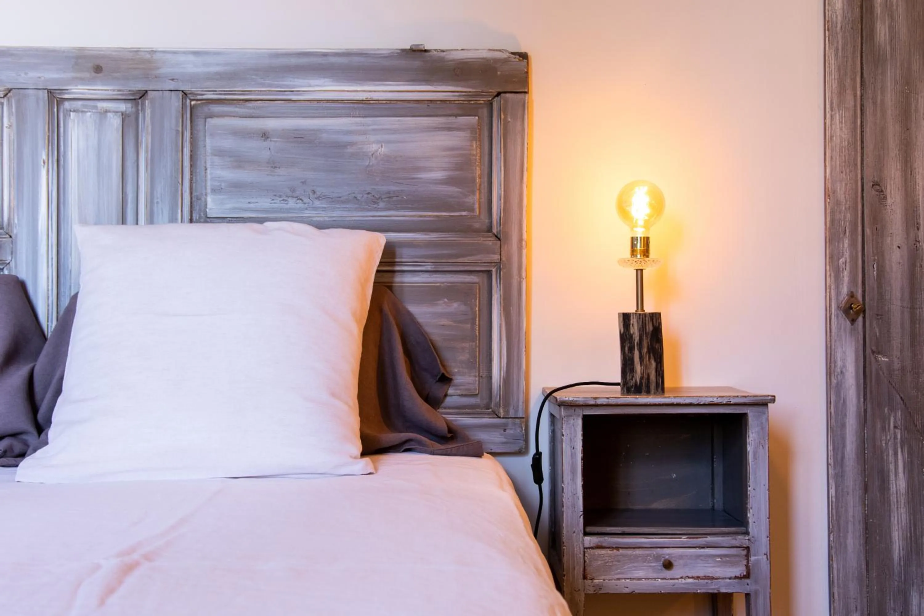 Decorative detail, Bed in Le Jardin de Mazan