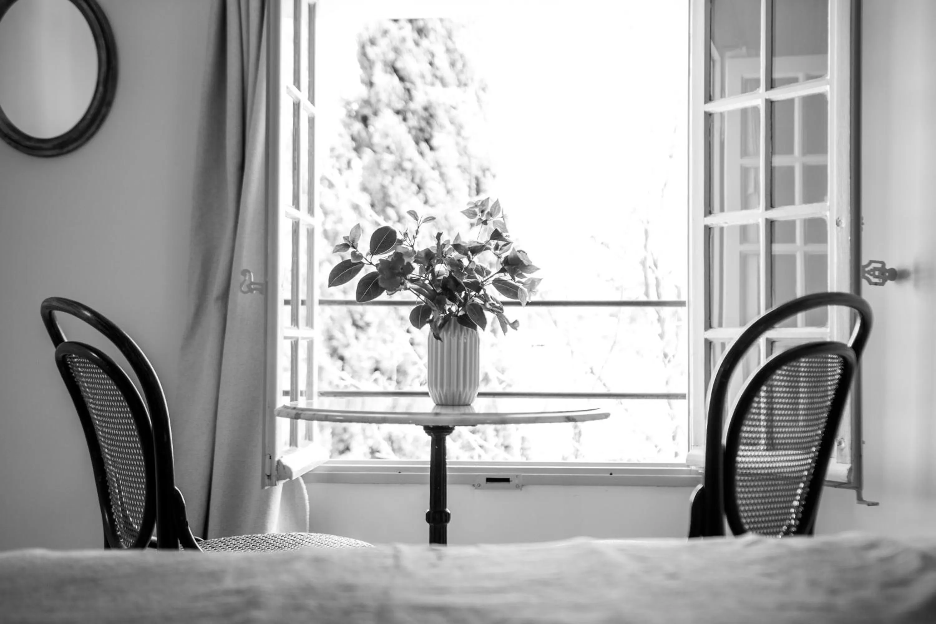 Decorative detail in Le Jardin de Mazan