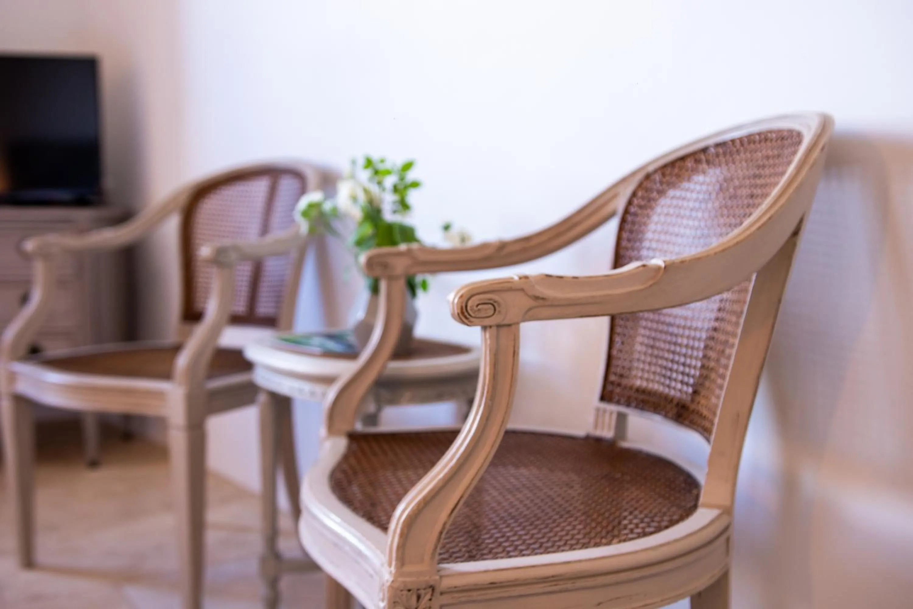 Decorative detail in Le Jardin de Mazan