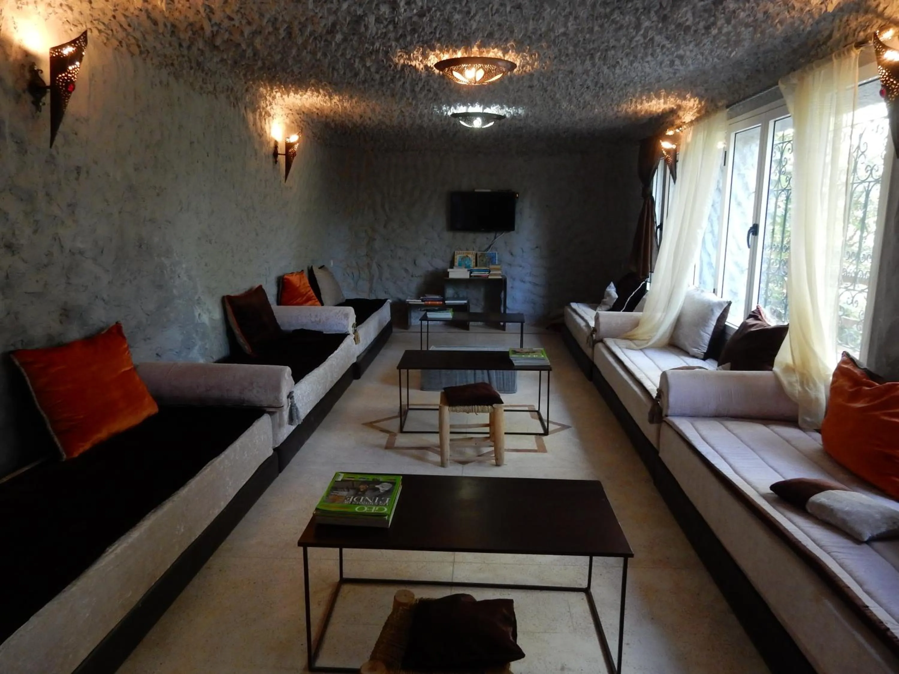 Area and facilities in Riad Tazawa