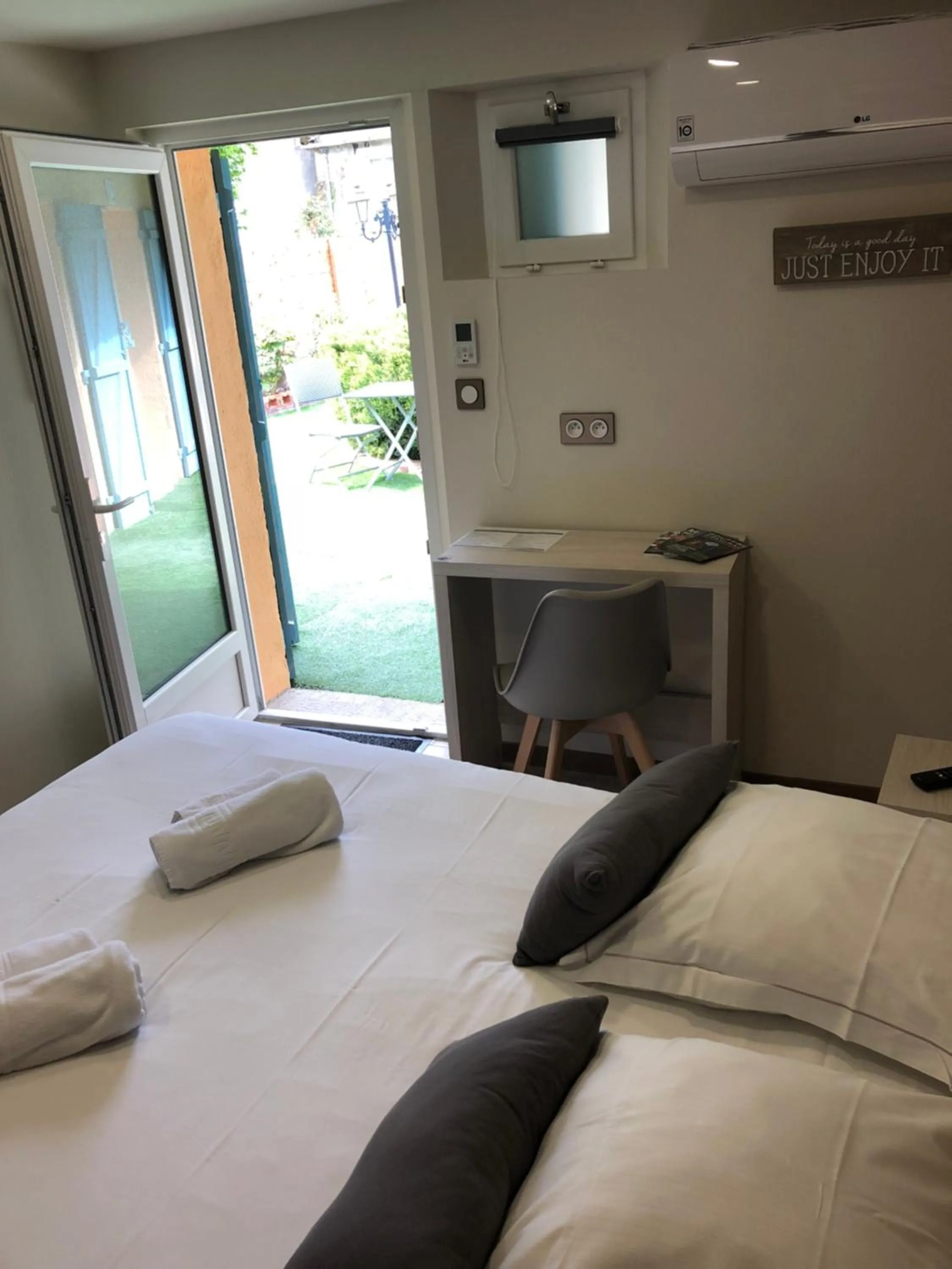 Bedroom, Bed in Le Relax