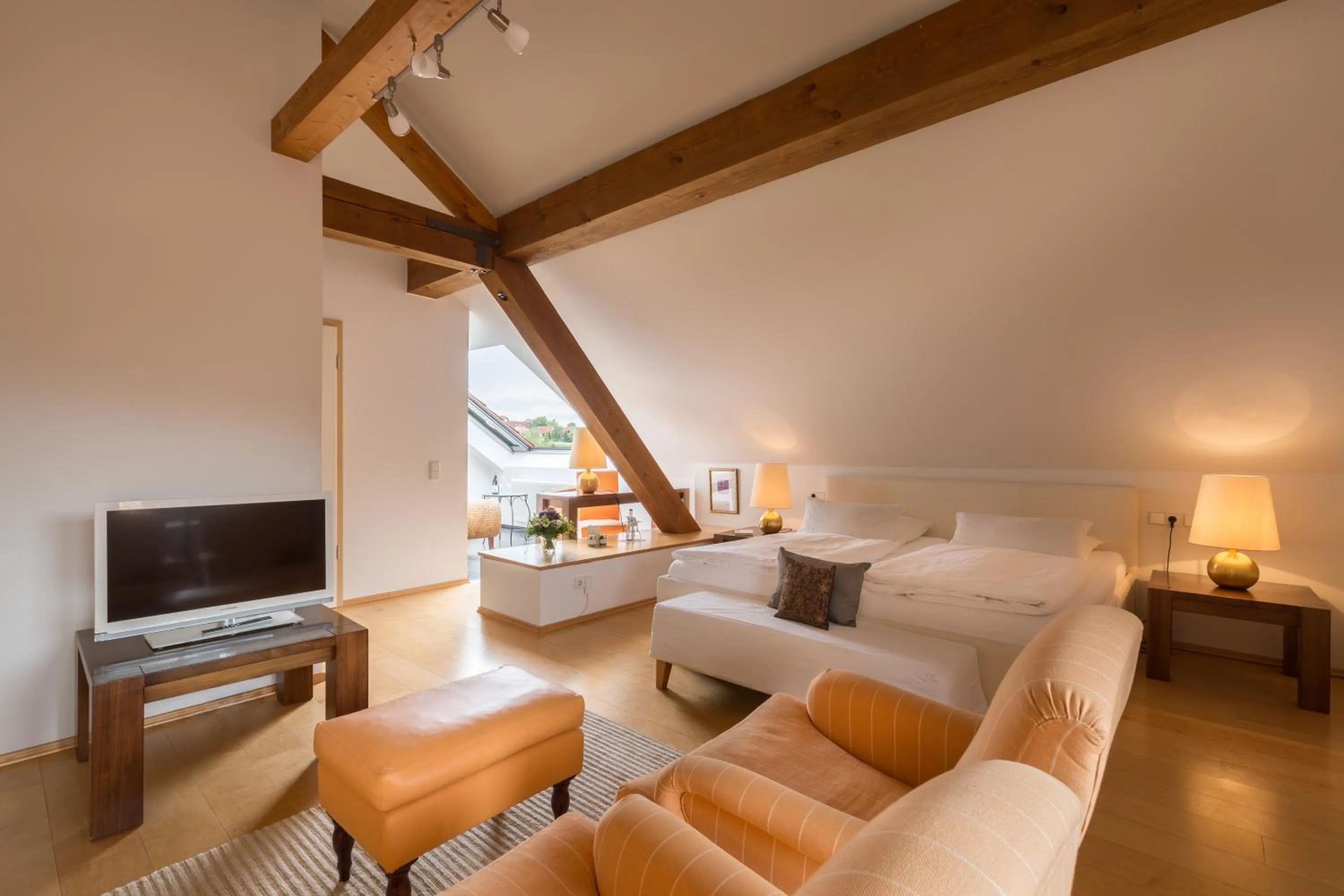 TV and multimedia, Bed in Hotel Restaurant Vinothek LAMM