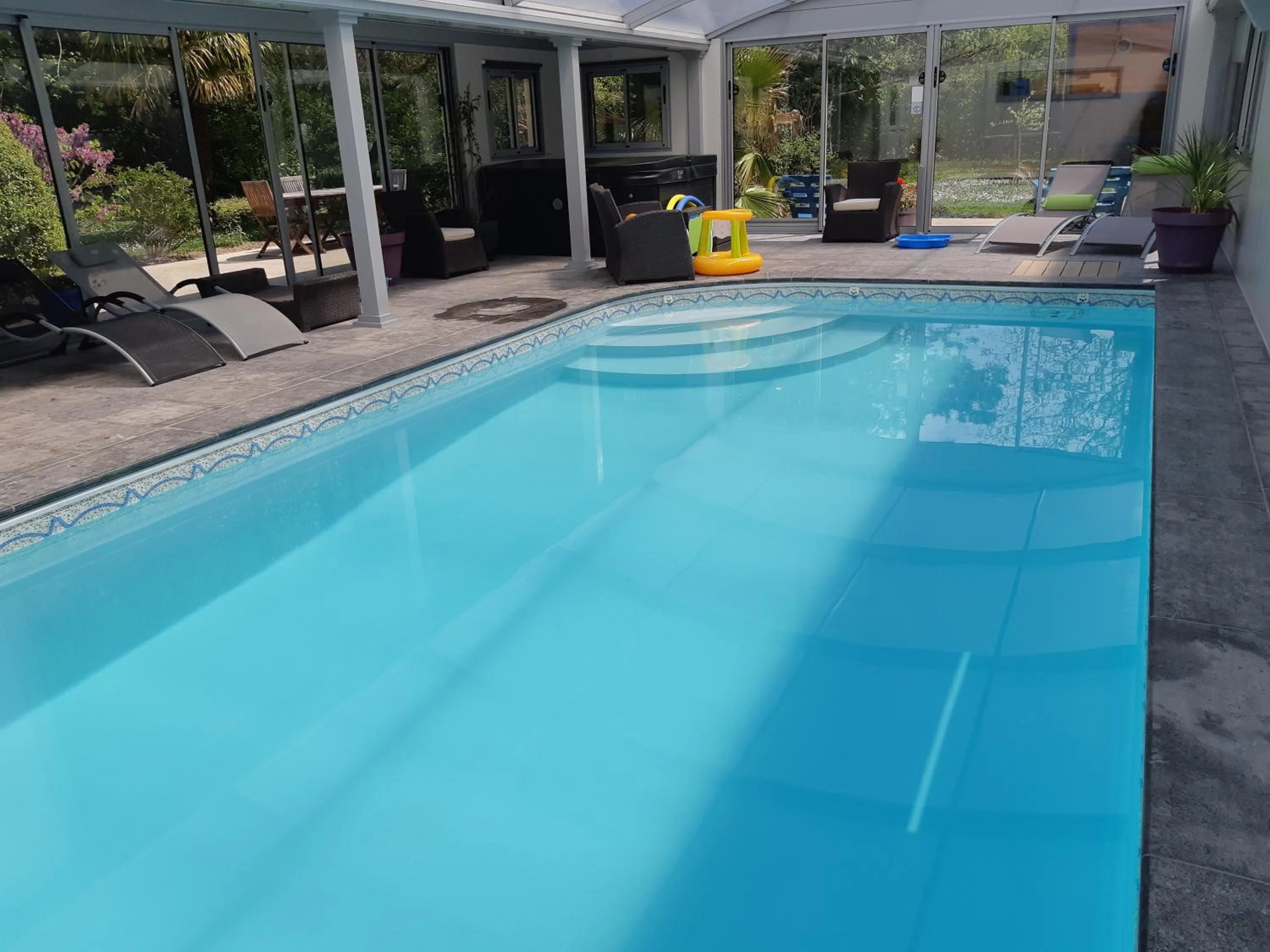 Swimming pool in Domaine De Meigne