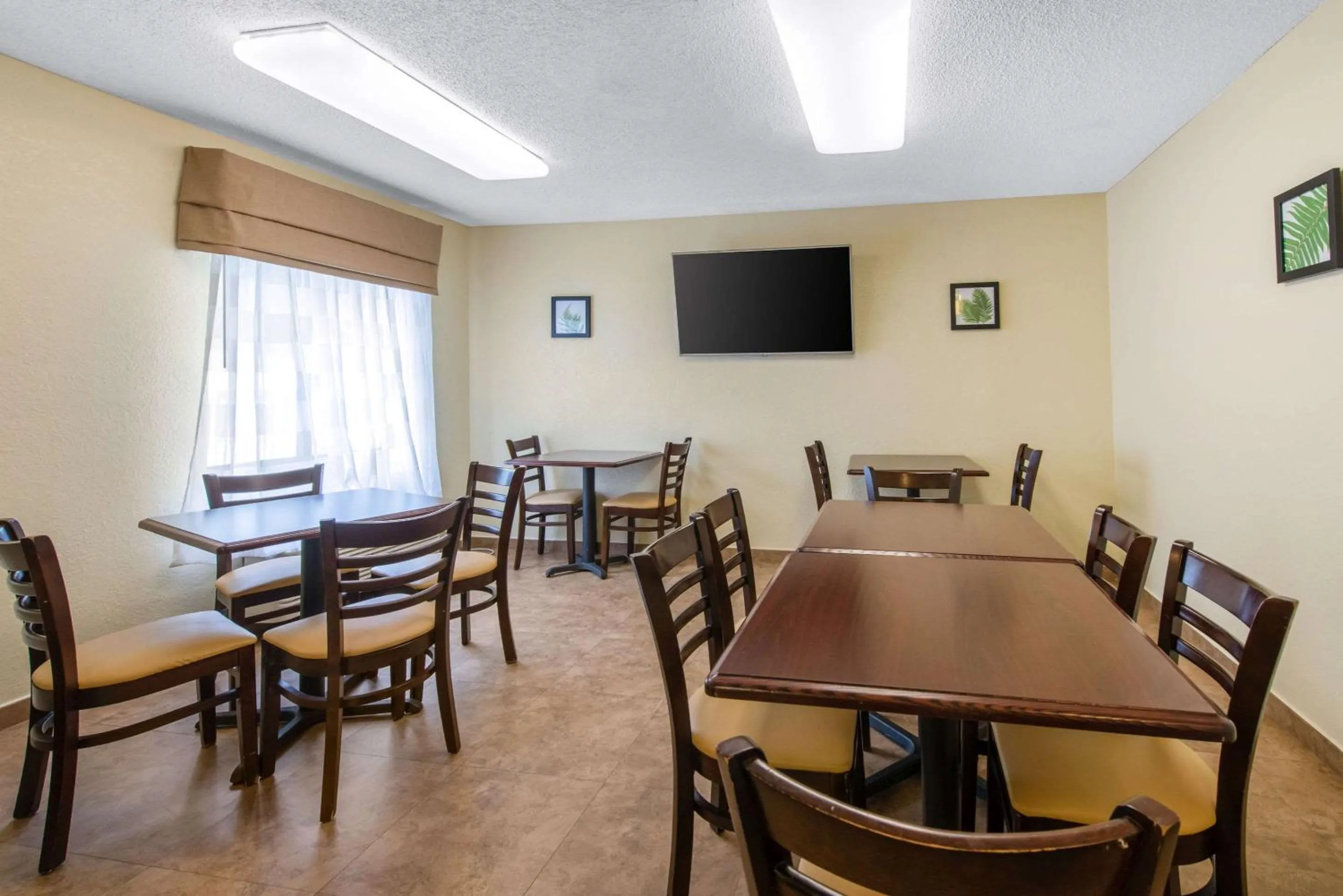 Breakfast in Sleep Inn Sarasota North