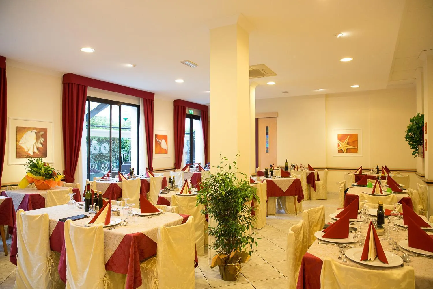 Restaurant/places to eat in Albergo Vittoria