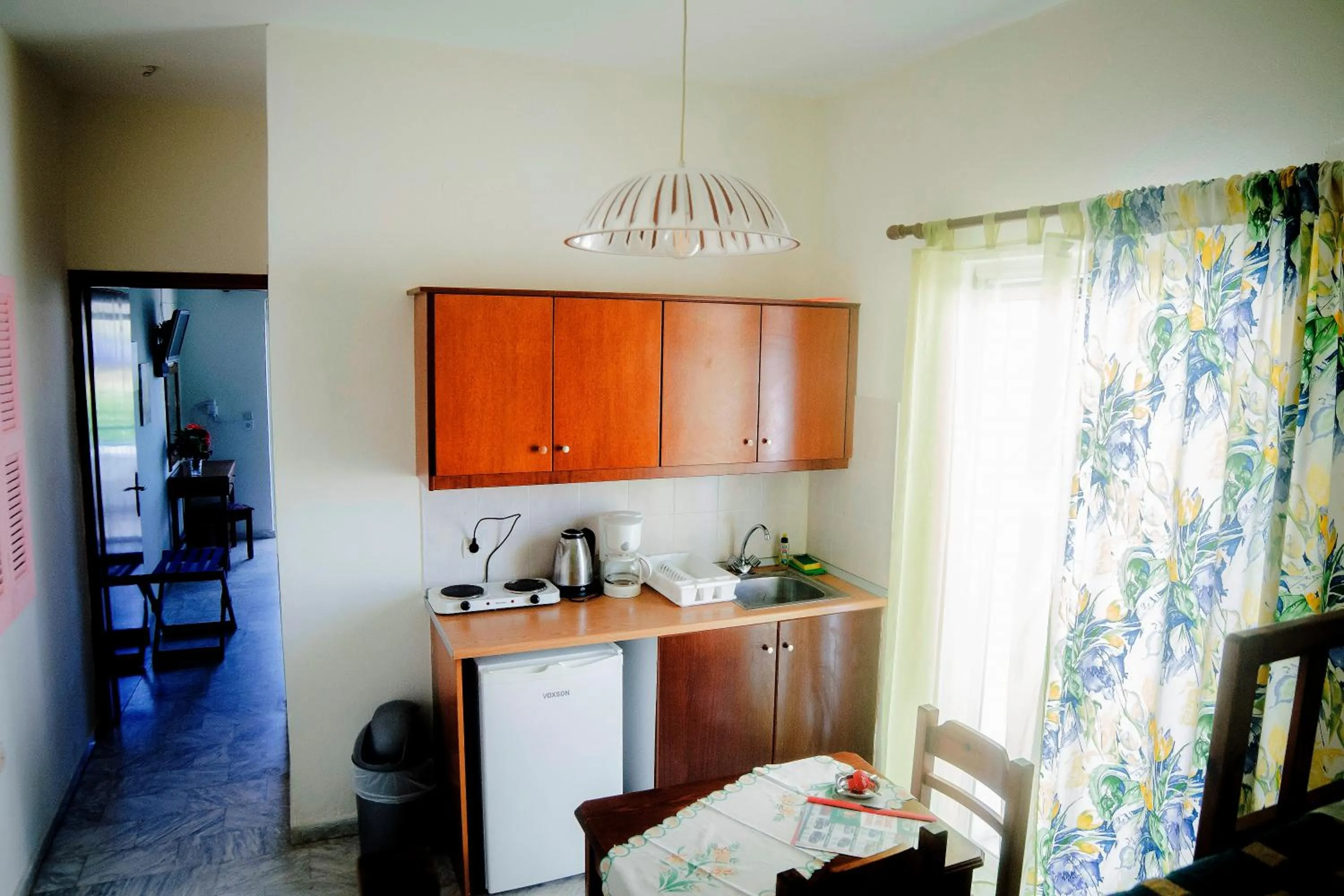 Kitchen or kitchenette in Yiannis Apartments