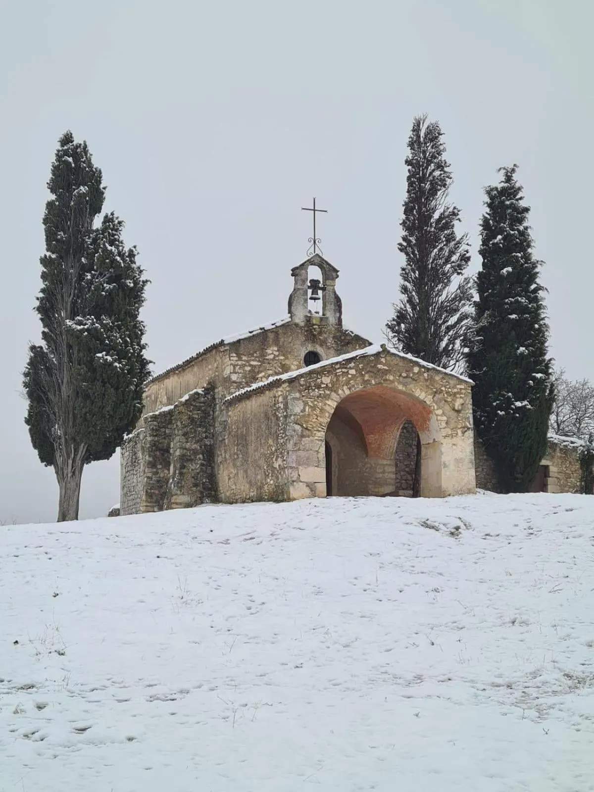 Winter in La Sarriette - Chambres d'hôtes et gîte d'étape à Eygalières