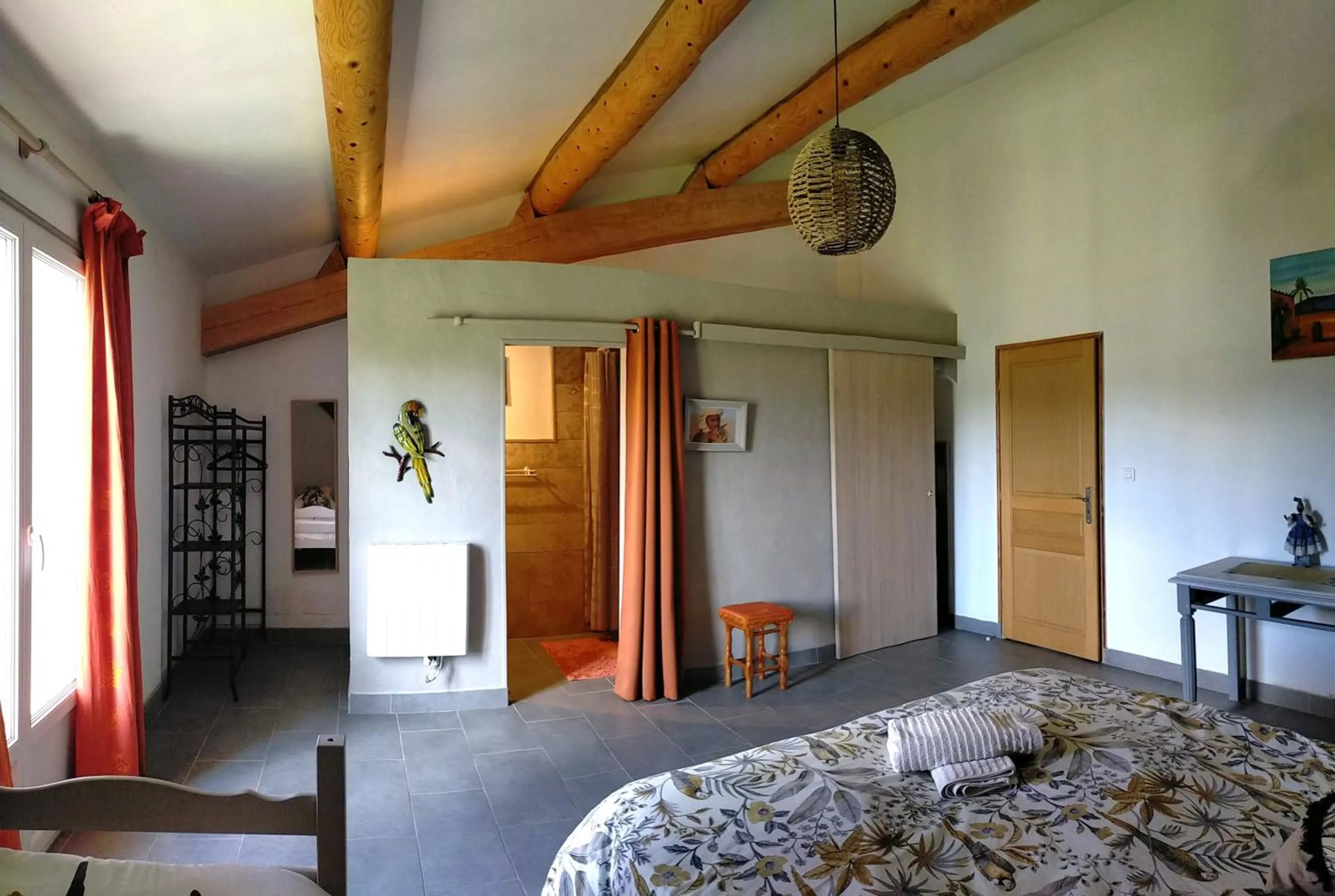 Photo of the whole room, Bed in La Sarriette - Chambres d'hôtes et gîte d'étape à Eygalières
