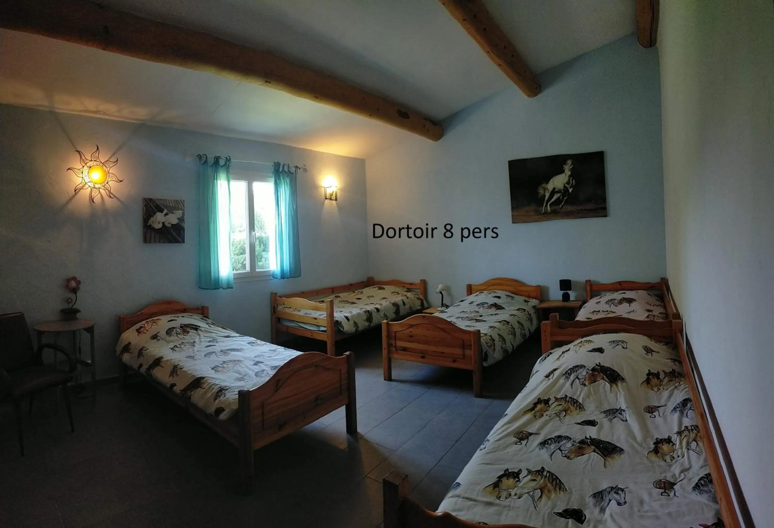 Text overlay, Bed in La Sarriette - Chambres d'hôtes et gîte d'étape à Eygalières