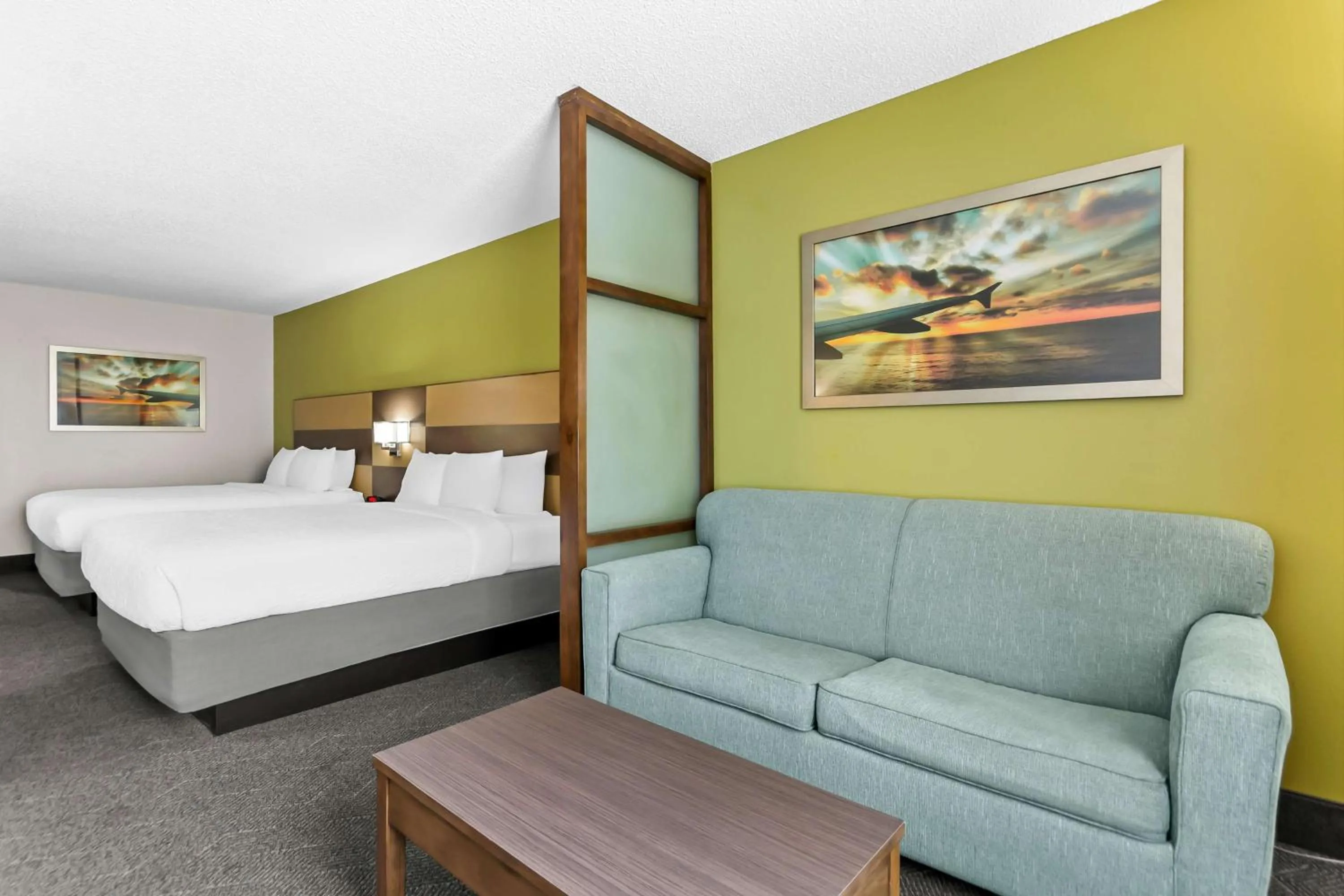 Photo of the whole room, Bed in Best Western Niceville - Eglin AFB Hotel