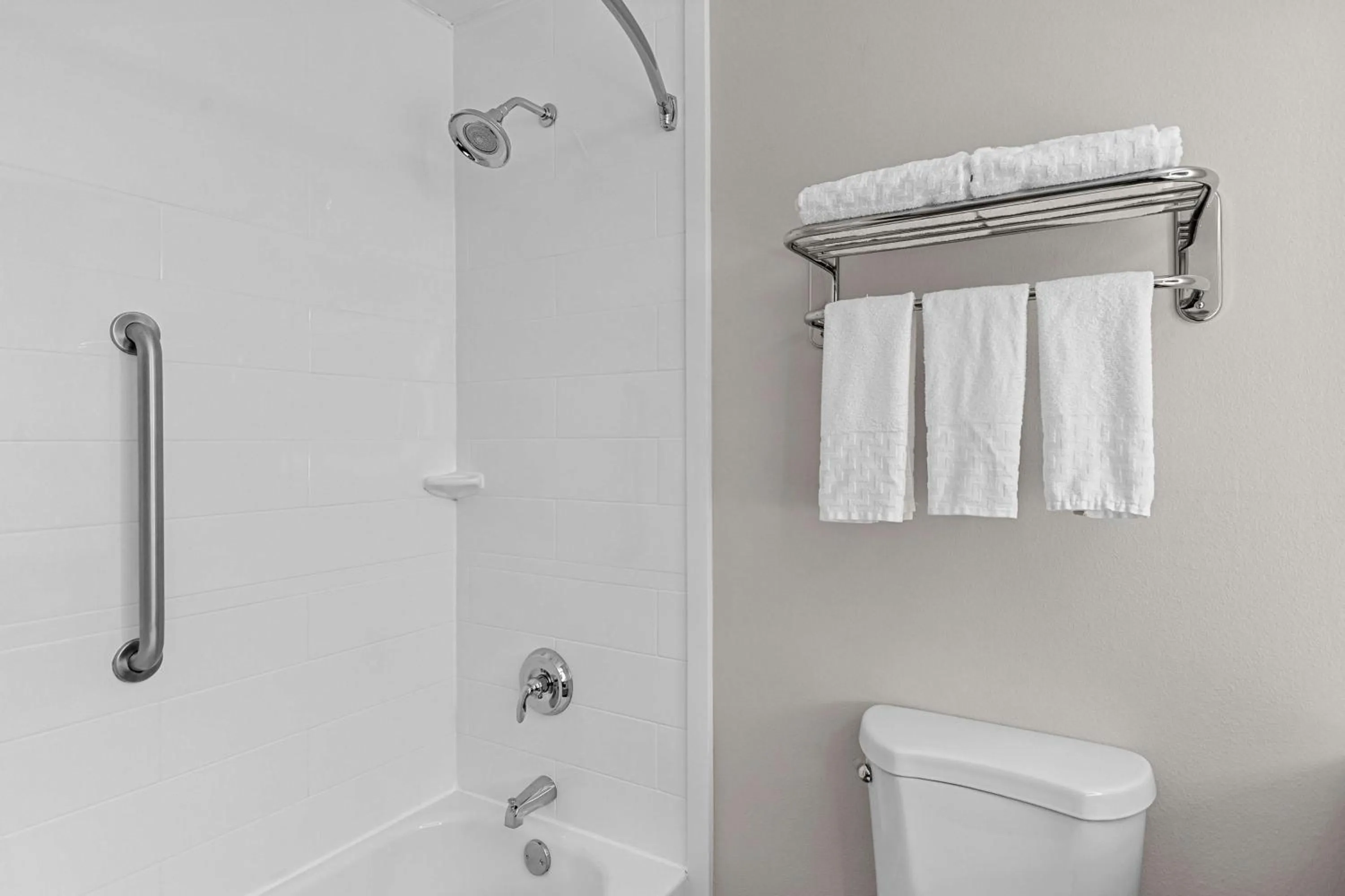 Bathroom in Best Western Niceville - Eglin AFB Hotel