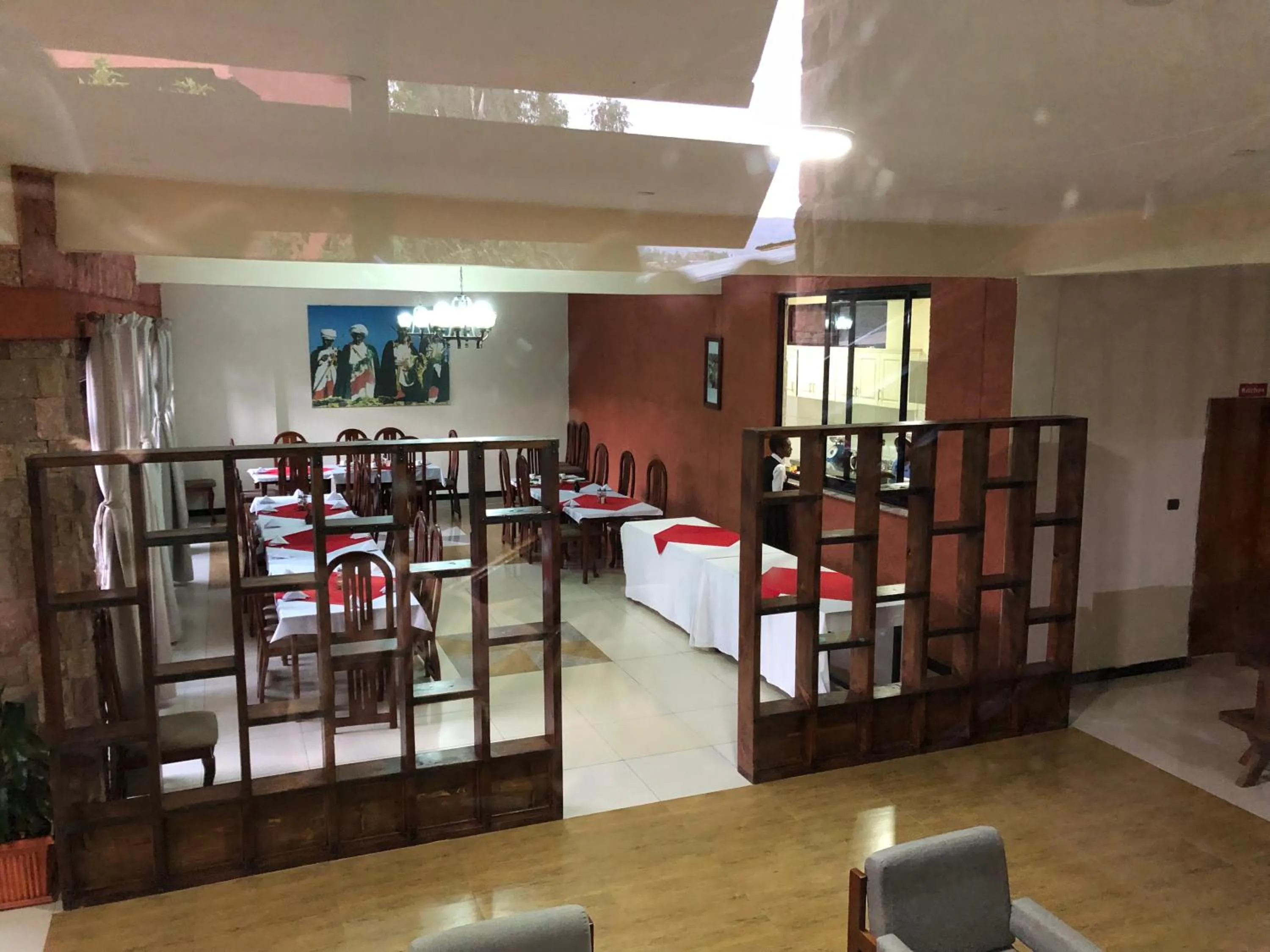 Restaurant/places to eat in Harbe Hotel