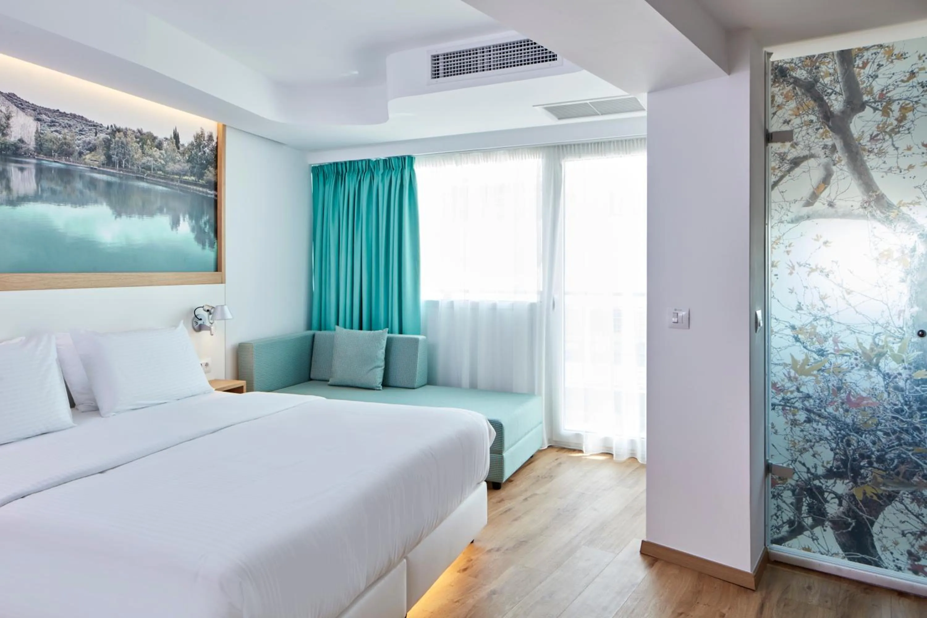 Shower, Bed in Olive Green Hotel