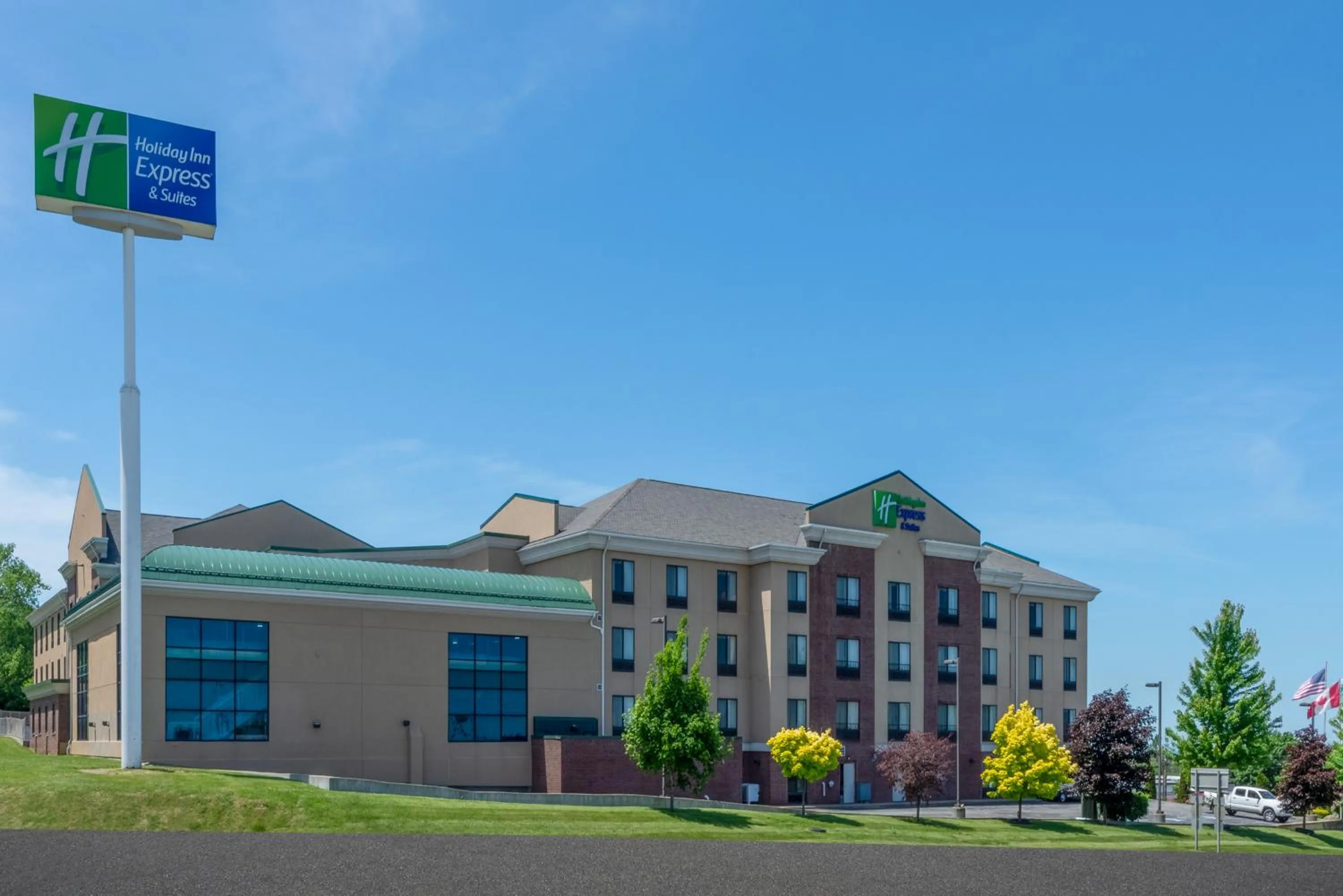 Property building in Holiday Inn Express Hotel & Suites Erie an IHG Hotel