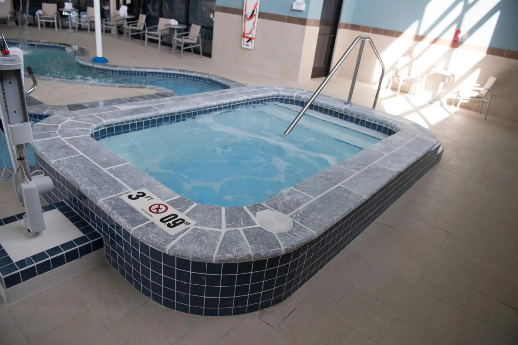 Swimming pool in Holiday Inn Express Hotel & Suites Erie an IHG Hotel