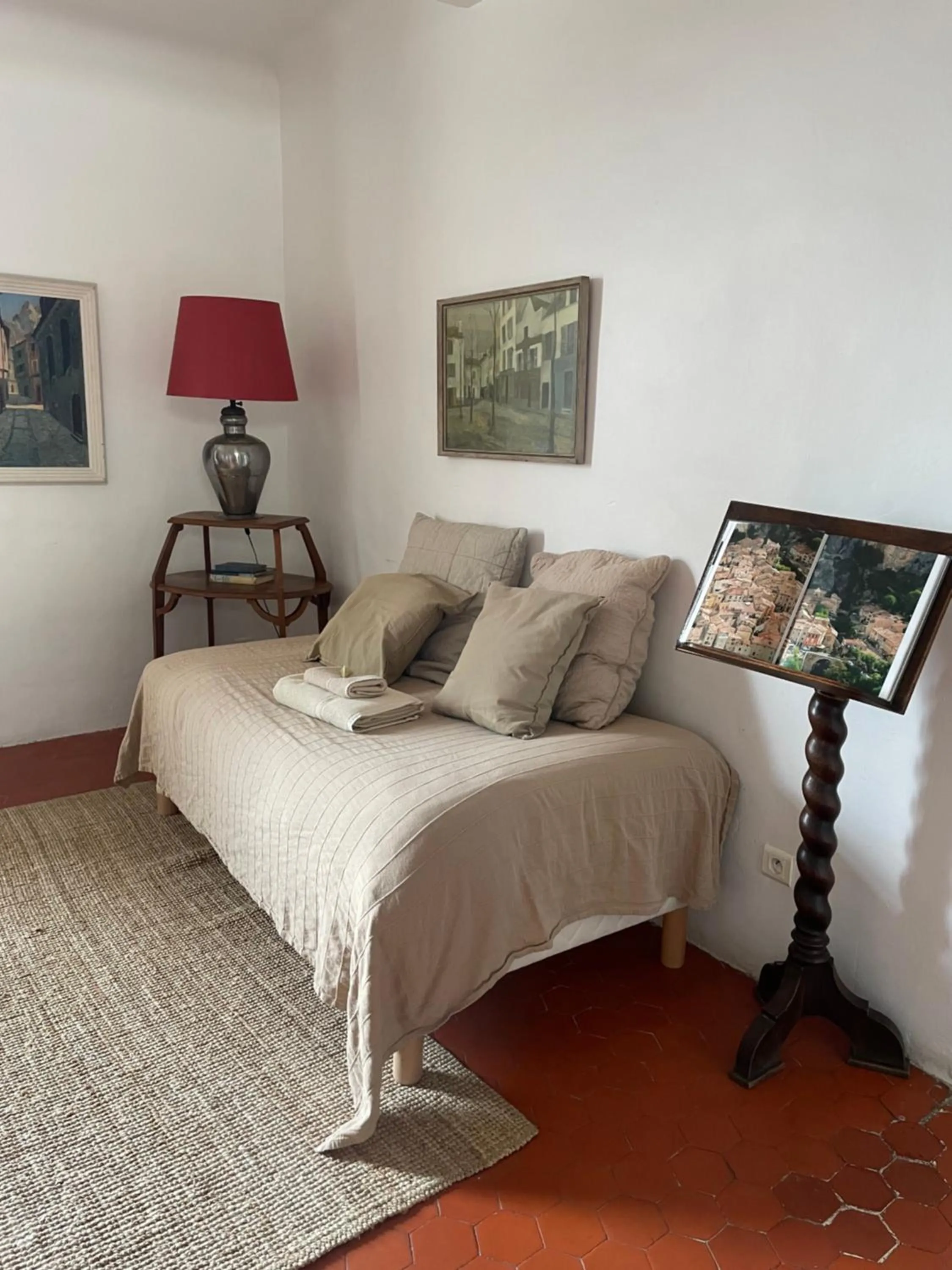 Communal lounge/ TV room, Bed in Hôtel Particulier des Lumières