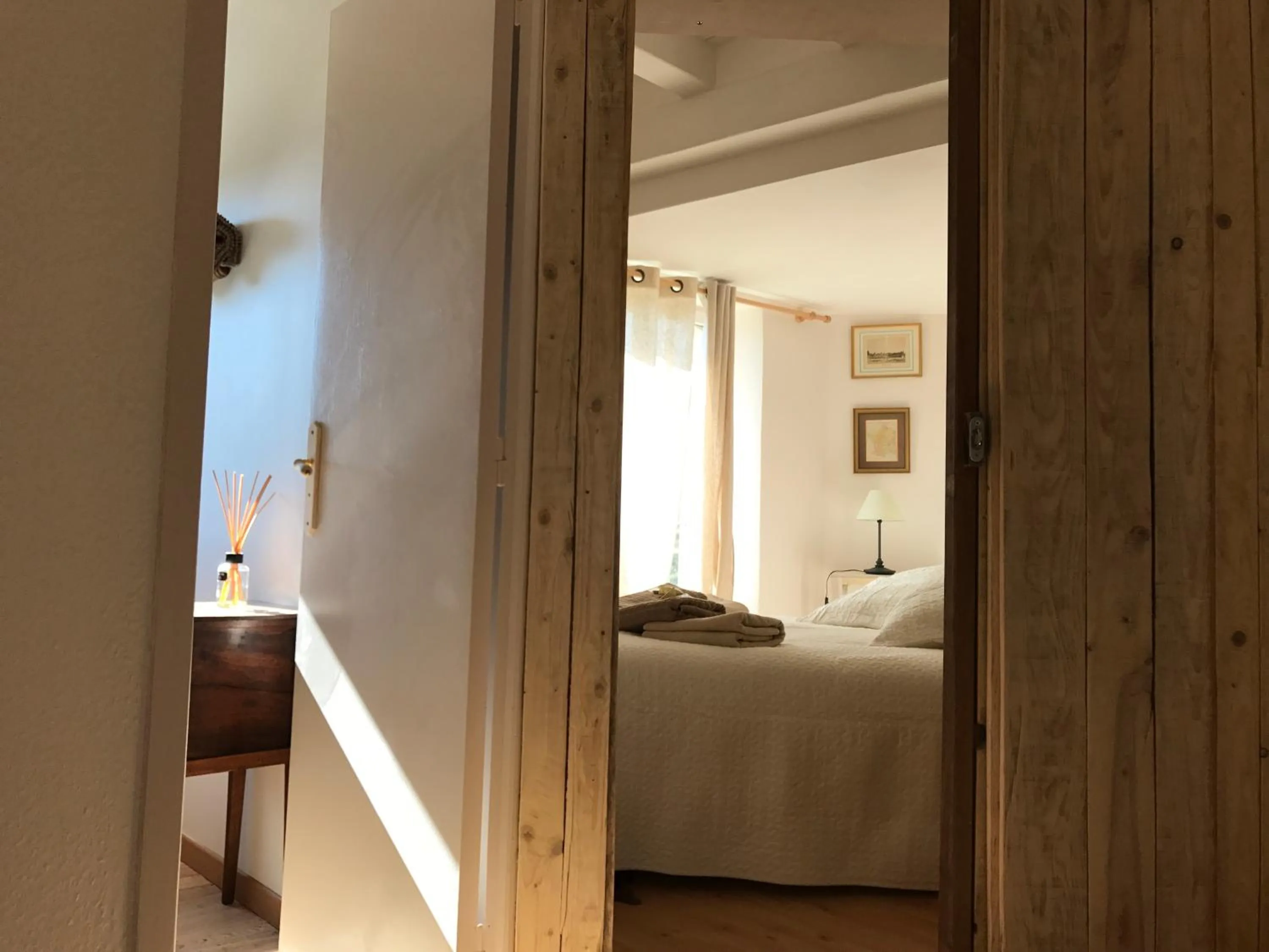 Bathroom, Bed in Hôtel Particulier des Lumières