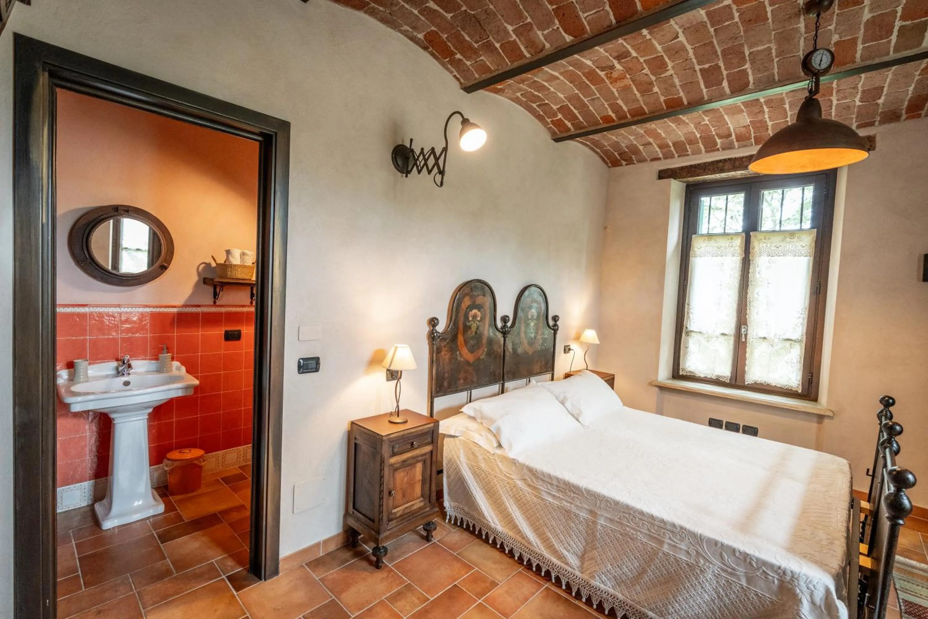 Bathroom in Gilda e i suoi amici