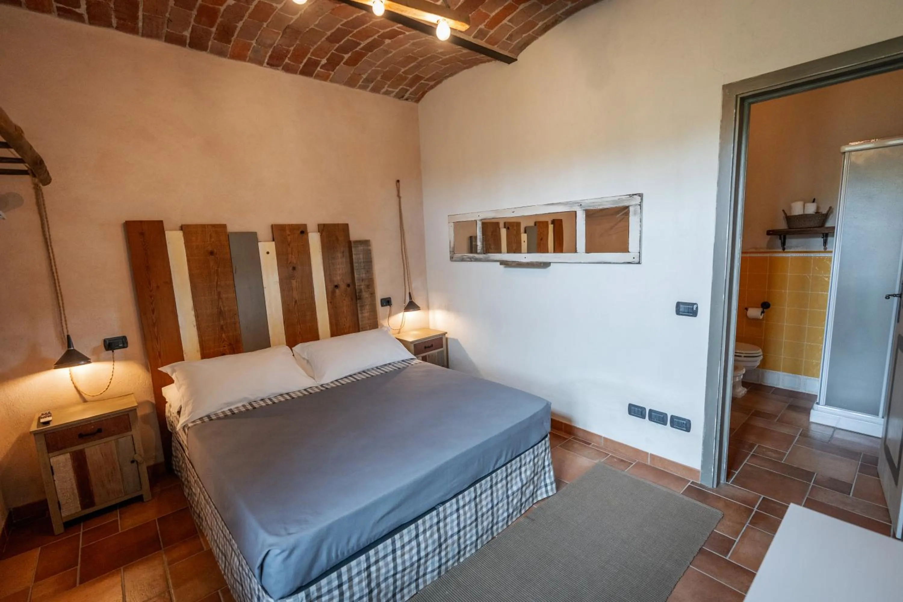 Bed in Gilda e i suoi amici